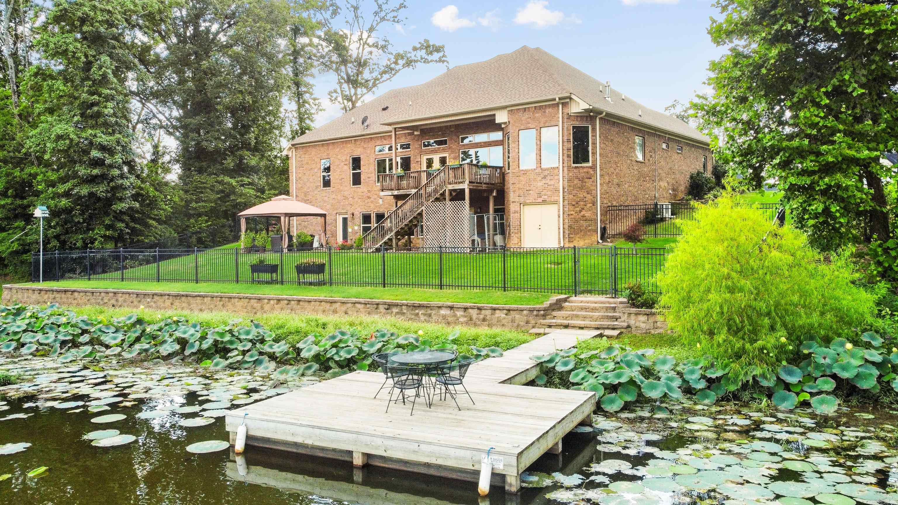 NORTH SHORE @ HURRICANE LAKE EST - Residential