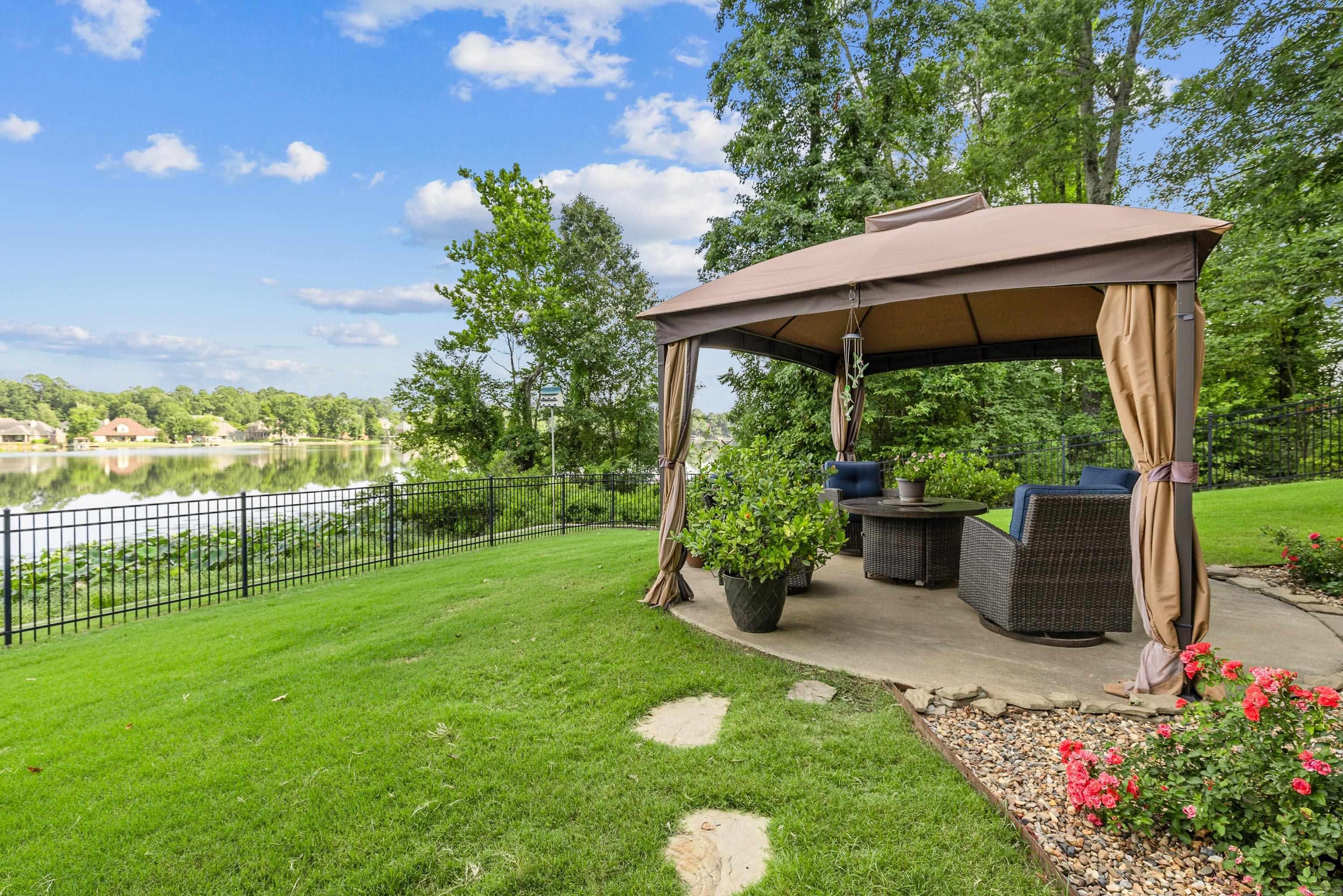 NORTH SHORE @ HURRICANE LAKE EST - Residential