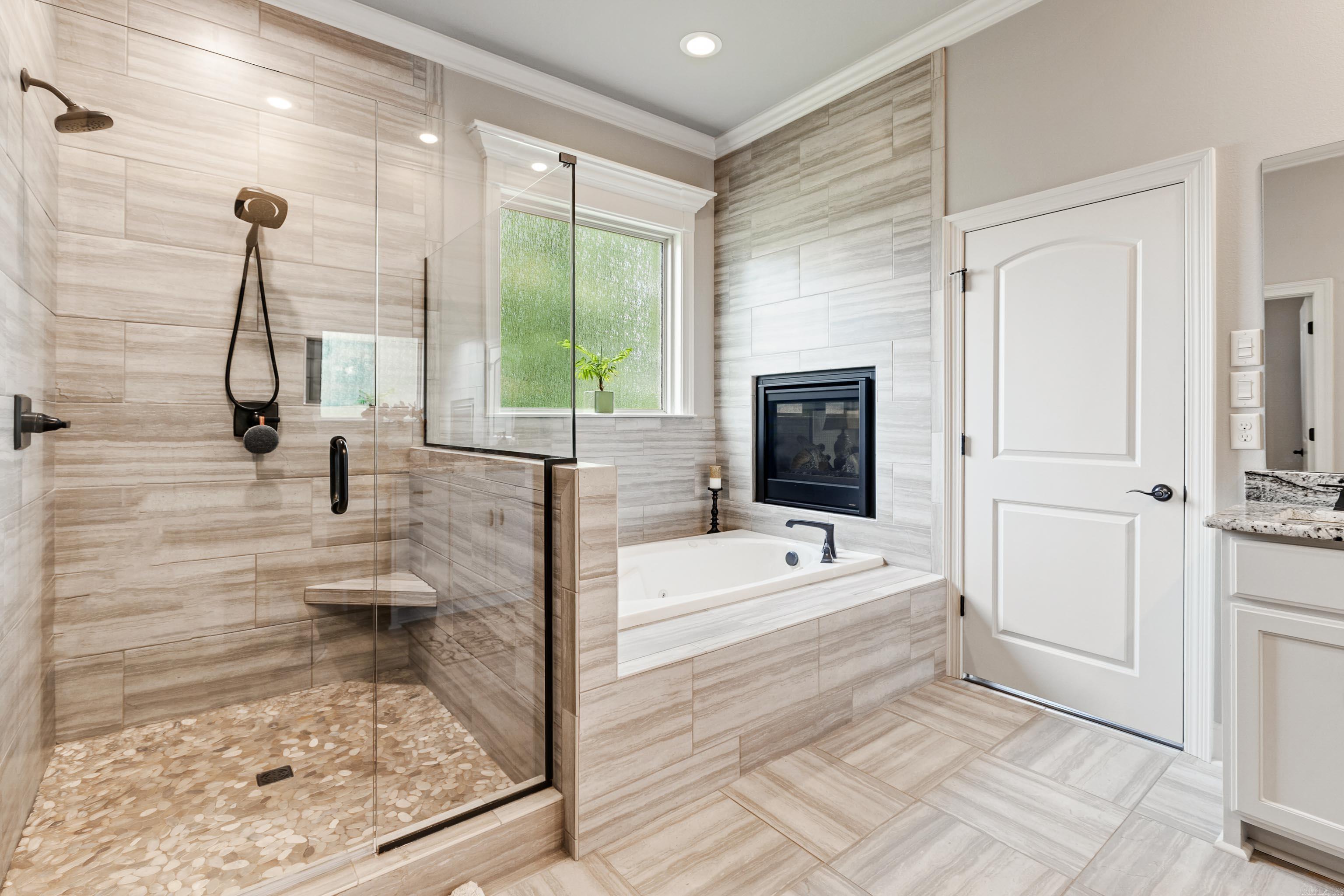 NORTH SHORE @ HURRICANE LAKE EST - Residential