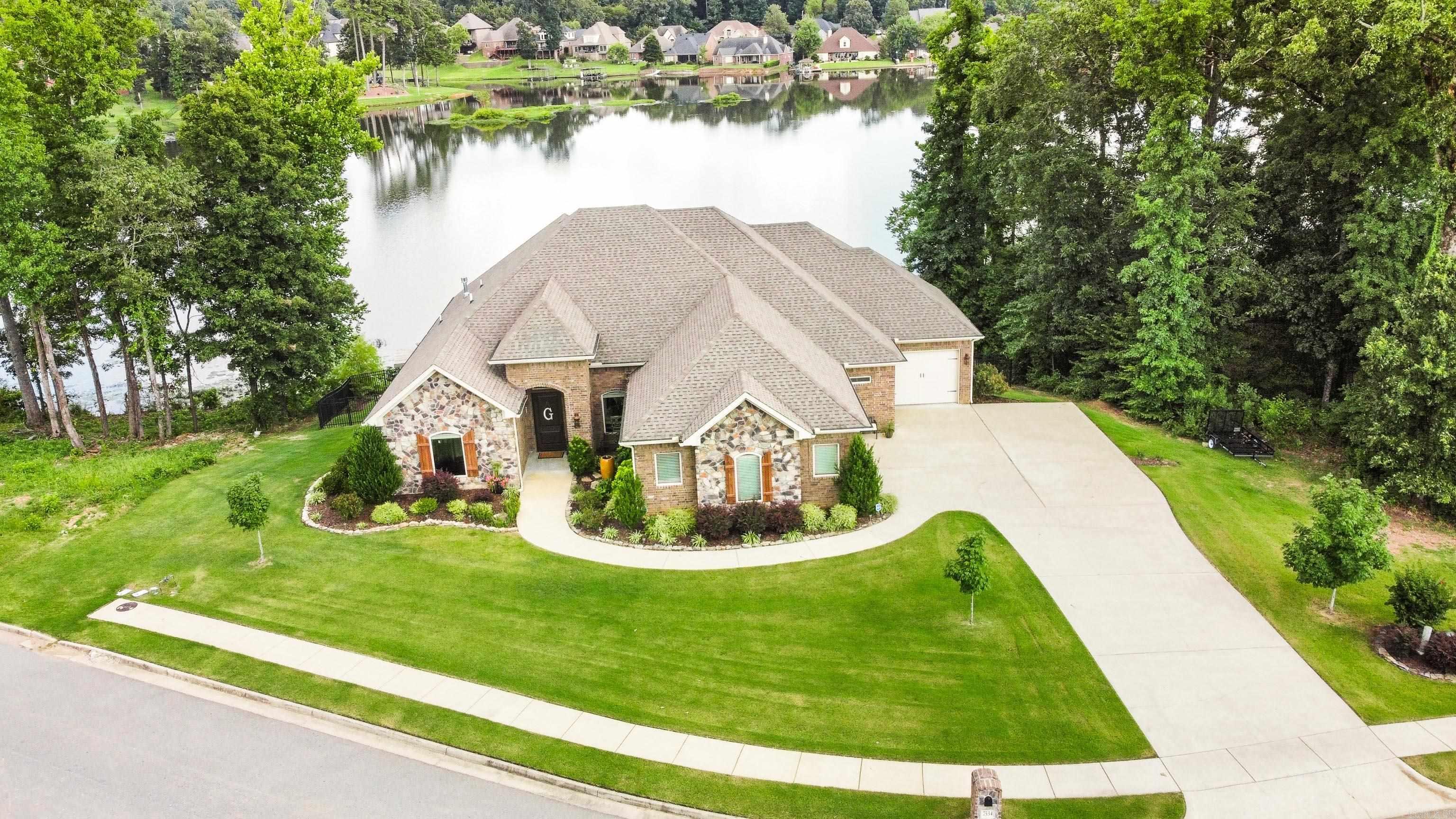 NORTH SHORE @ HURRICANE LAKE EST - Residential