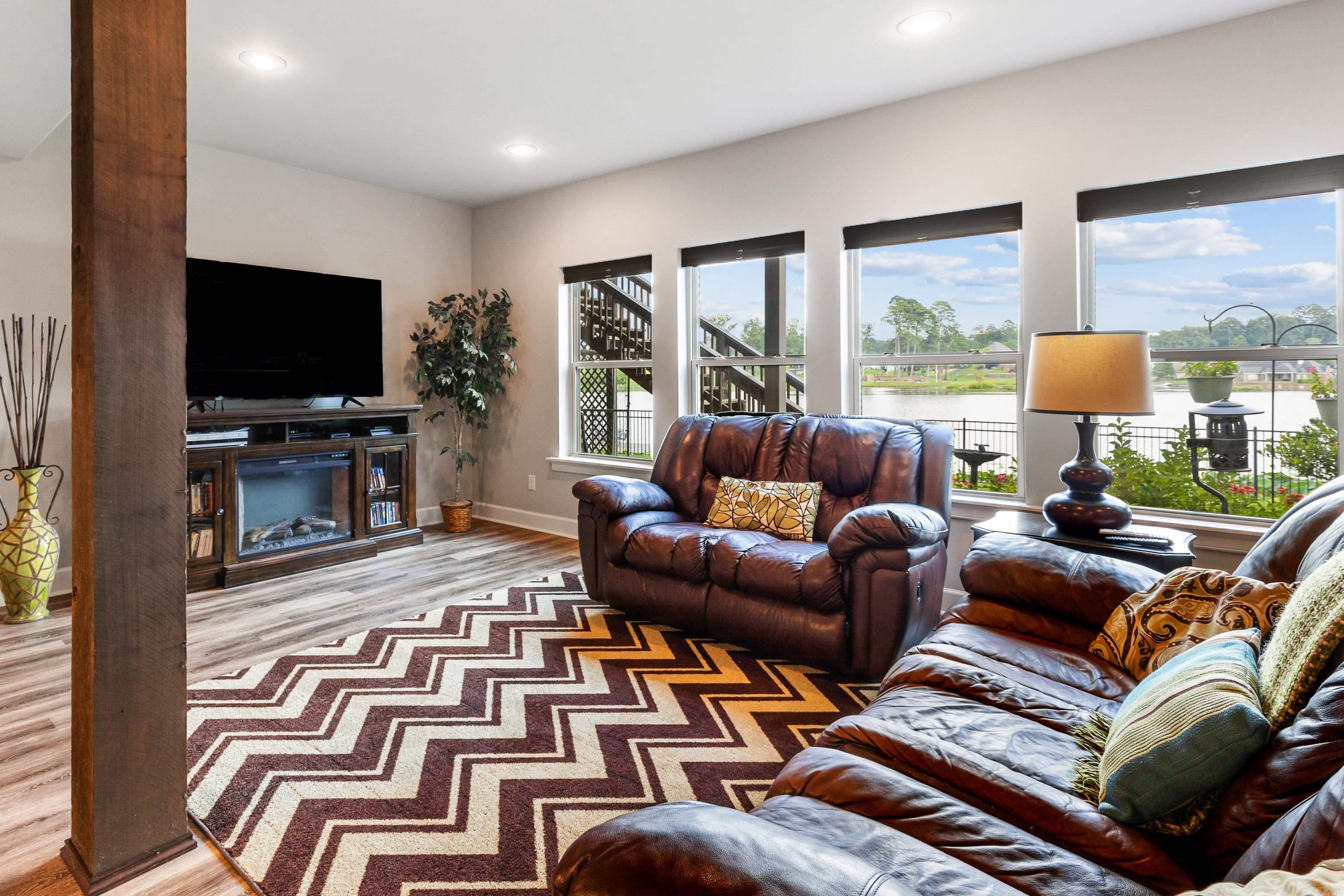 NORTH SHORE @ HURRICANE LAKE EST - Residential