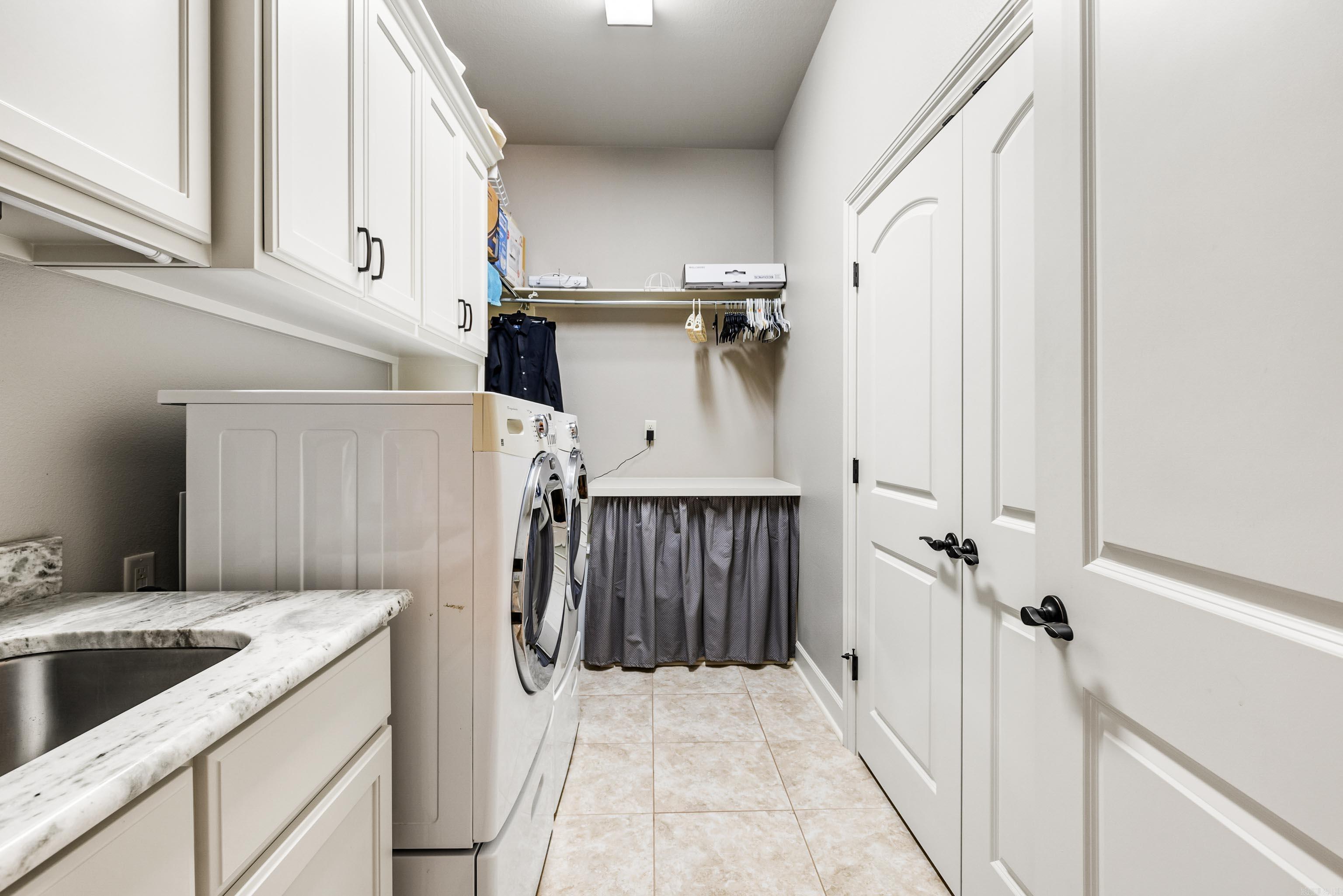 NORTH SHORE @ HURRICANE LAKE EST - Residential