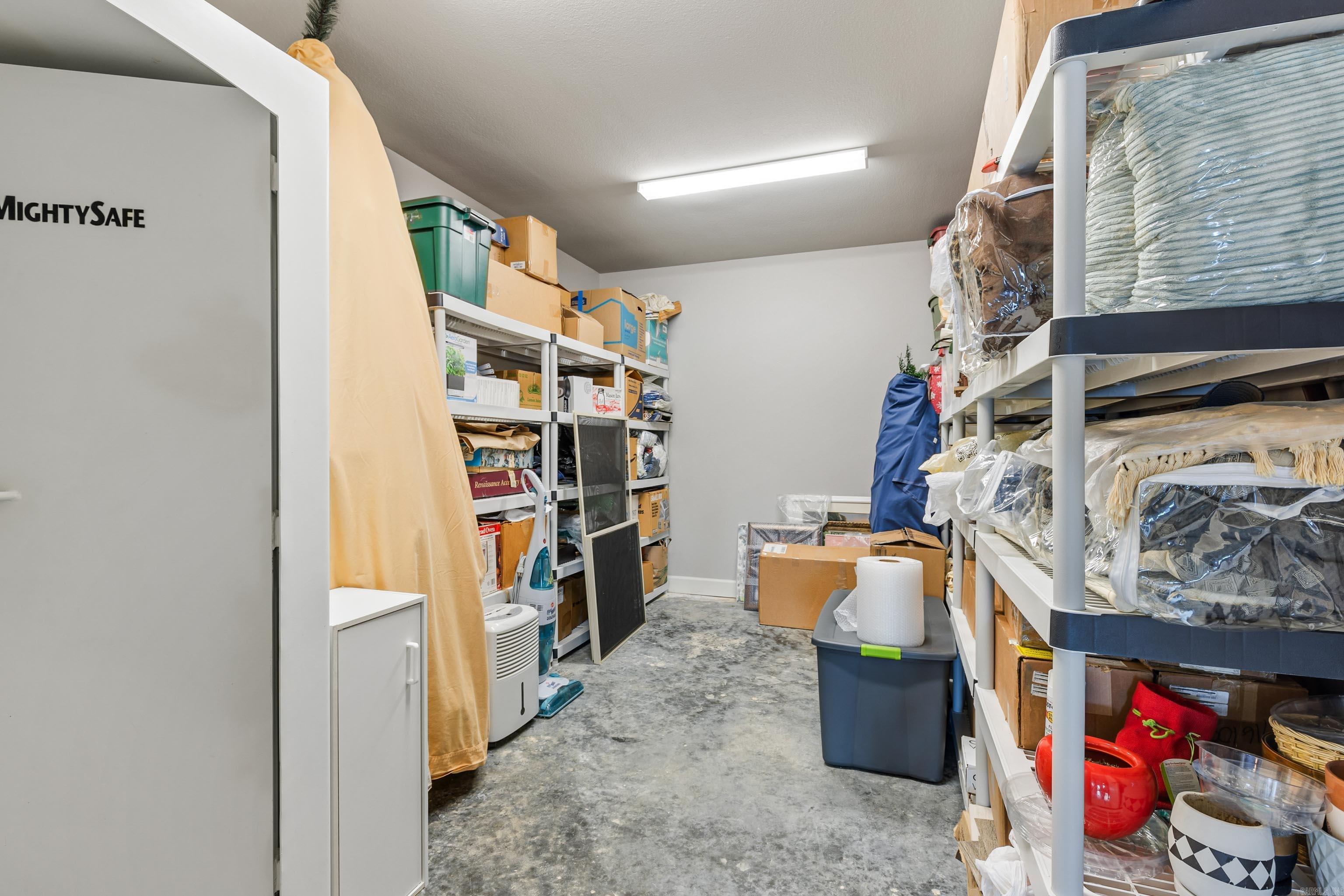 NORTH SHORE @ HURRICANE LAKE EST - Residential