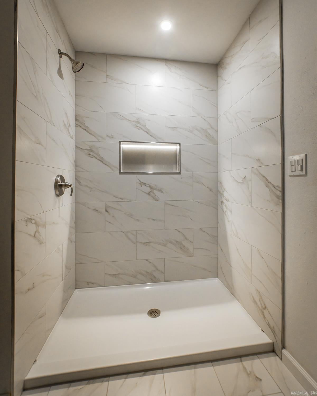 INDIANHEAD LAKES EST - Residential