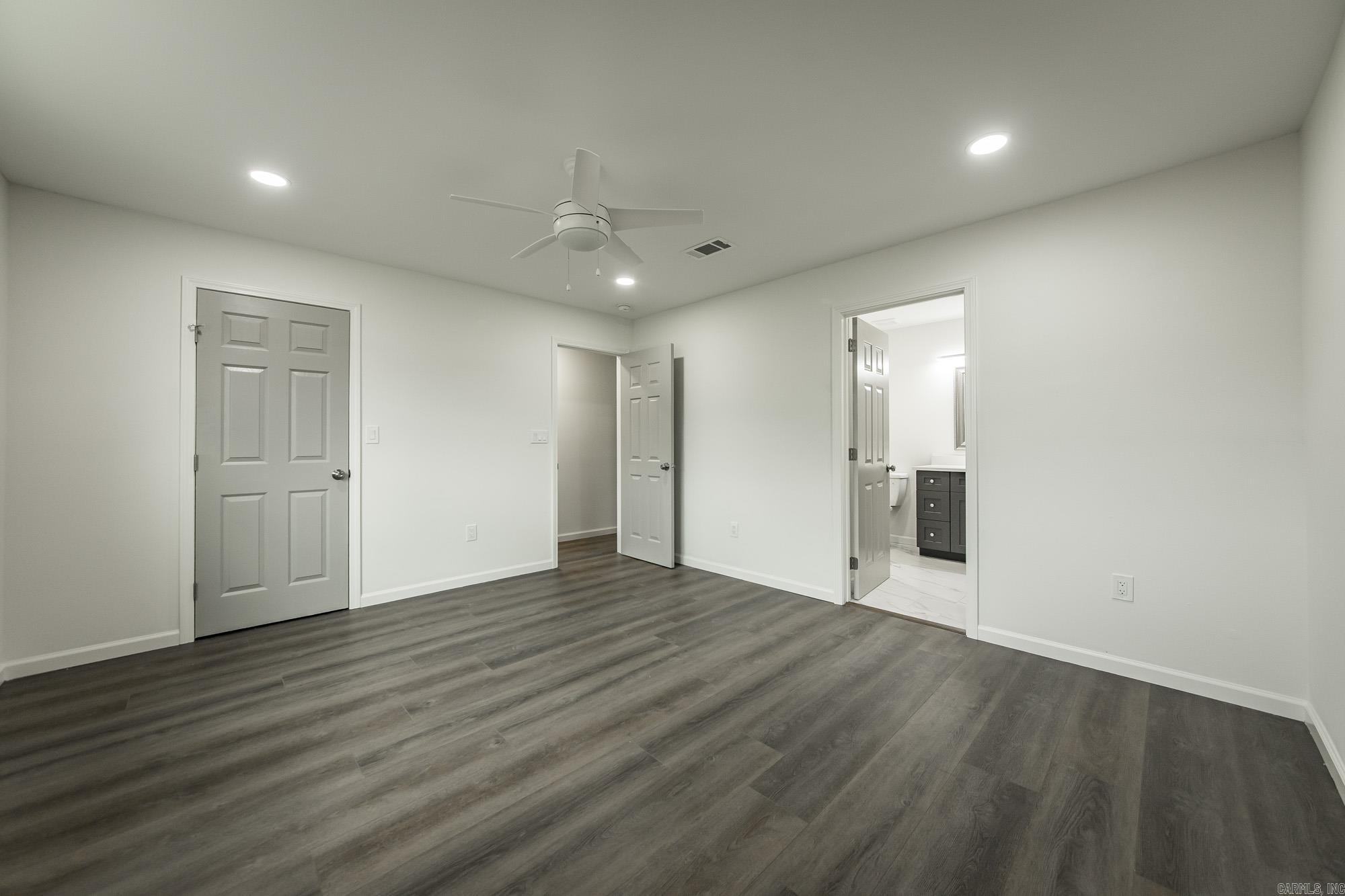 INDIANHEAD LAKES EST - Residential