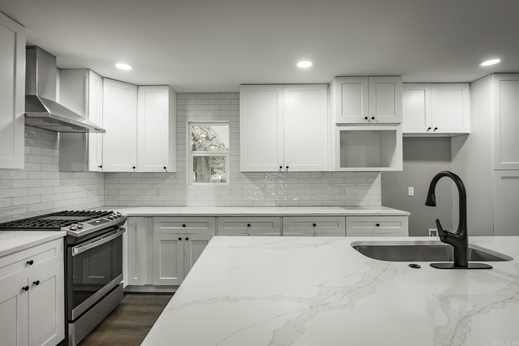 INDIANHEAD LAKES EST - Residential