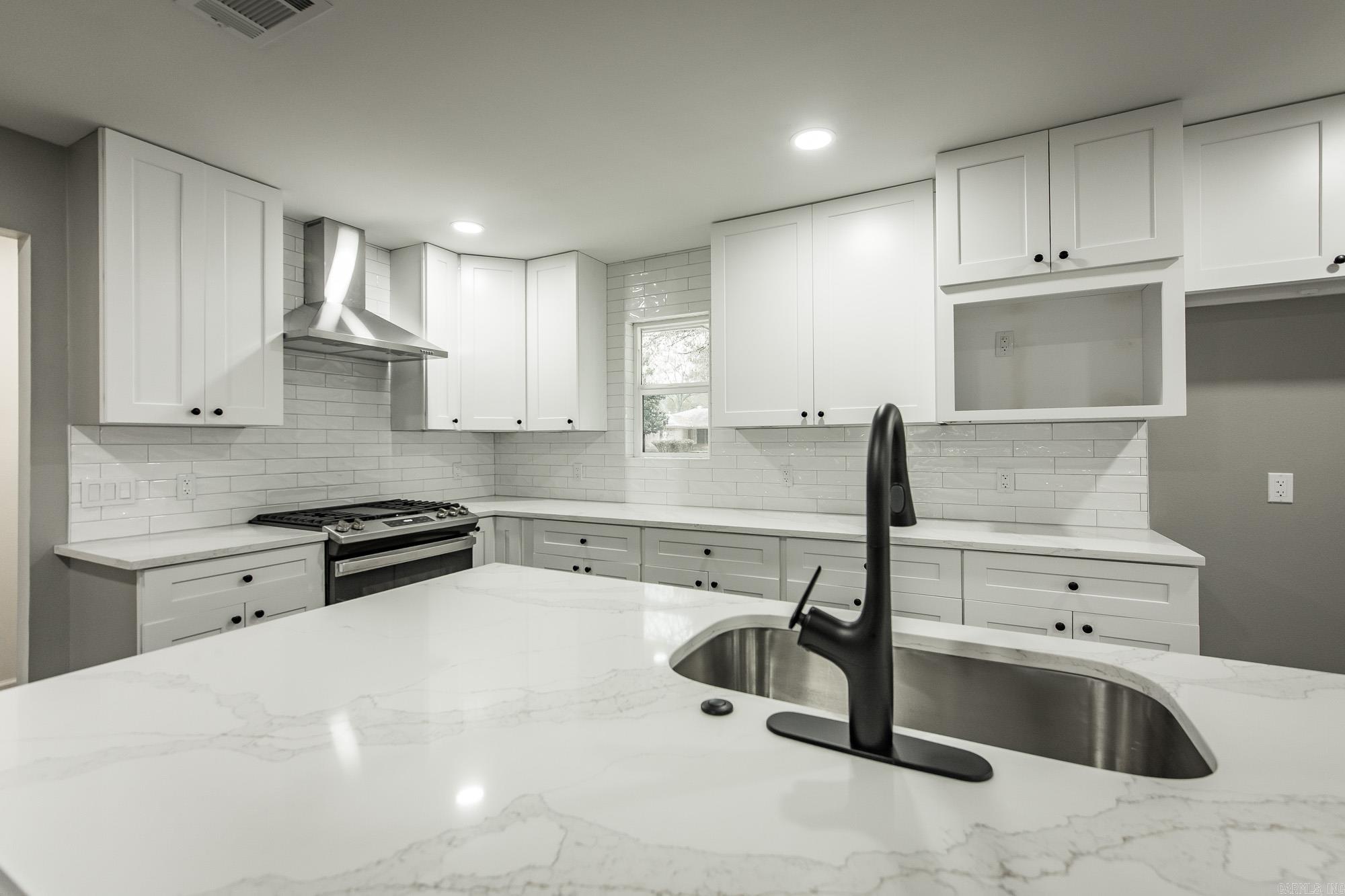 INDIANHEAD LAKES EST - Residential