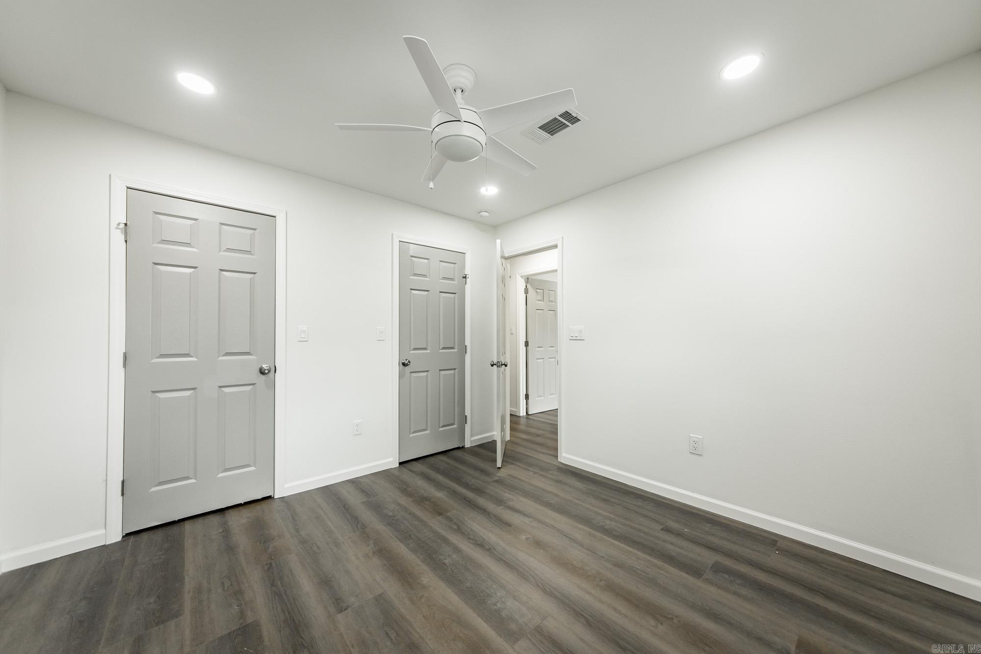 INDIANHEAD LAKES EST - Residential