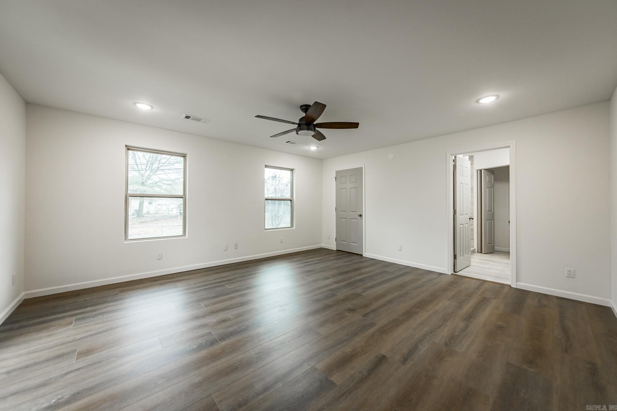 INDIANHEAD LAKES EST - Residential