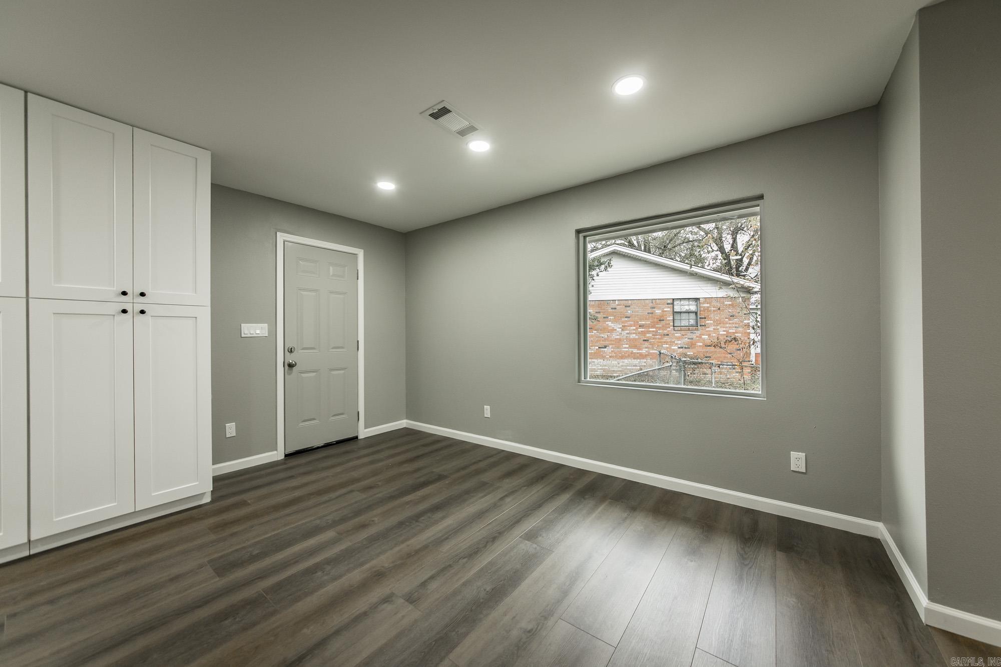 INDIANHEAD LAKES EST - Residential