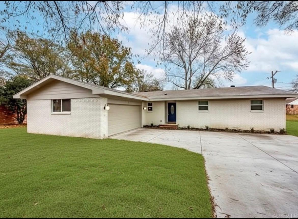 INDIANHEAD LAKES EST - Residential