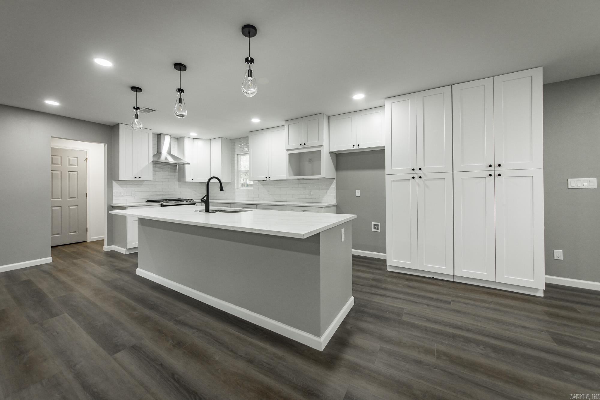 INDIANHEAD LAKES EST - Residential