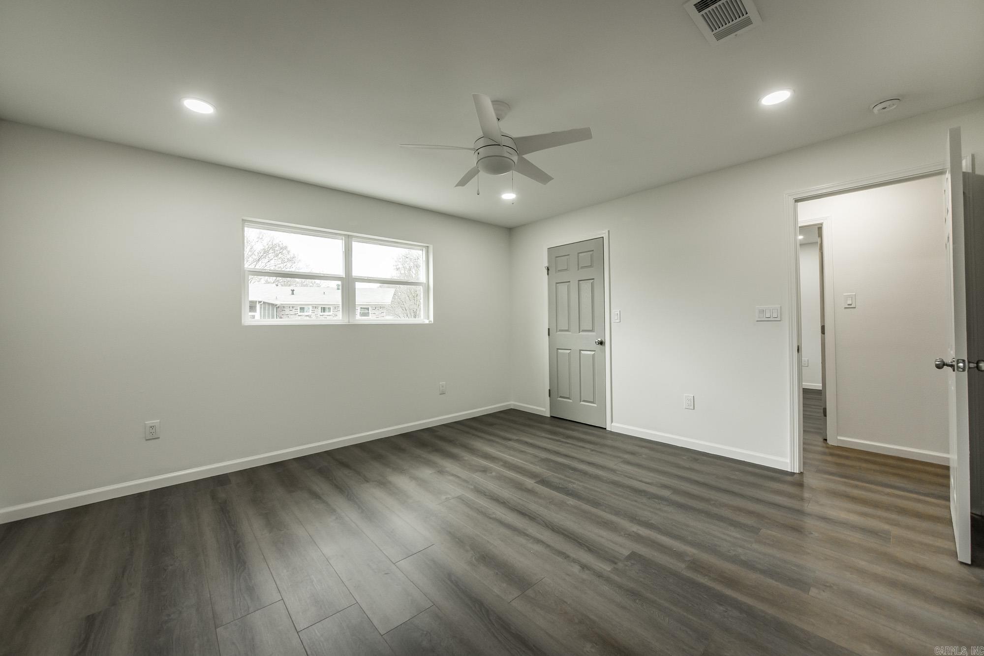 INDIANHEAD LAKES EST - Residential