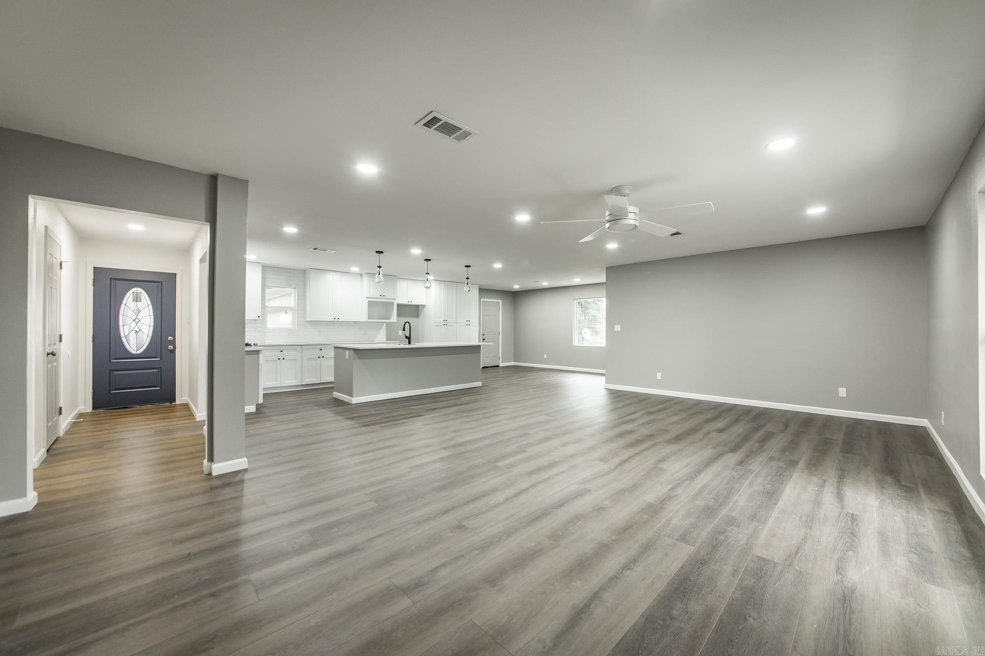 INDIANHEAD LAKES EST - Residential