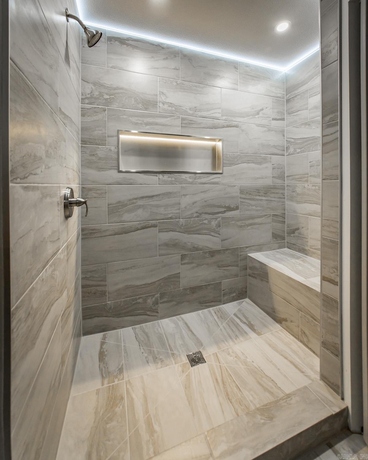 INDIANHEAD LAKES EST - Residential