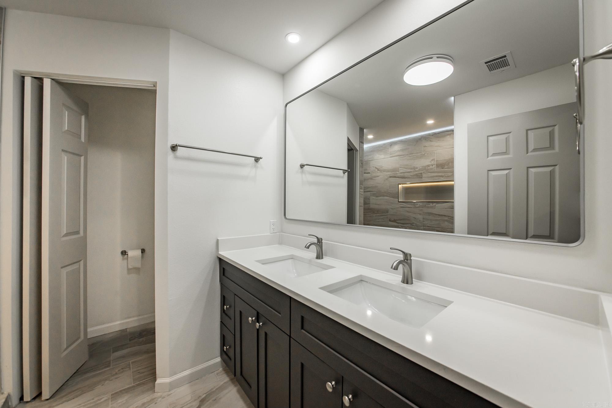 INDIANHEAD LAKES EST - Residential