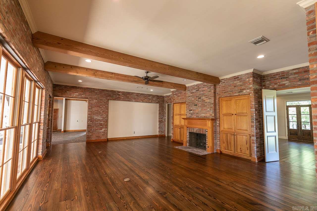 CHENAL VALLEY CHENAL CIRCLE - Residential