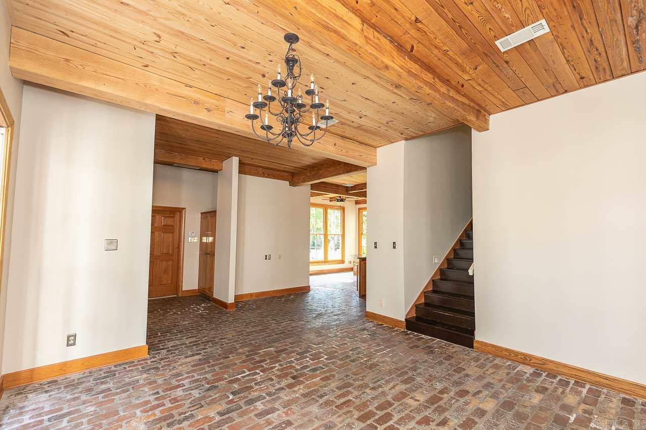 CHENAL VALLEY CHENAL CIRCLE - Residential