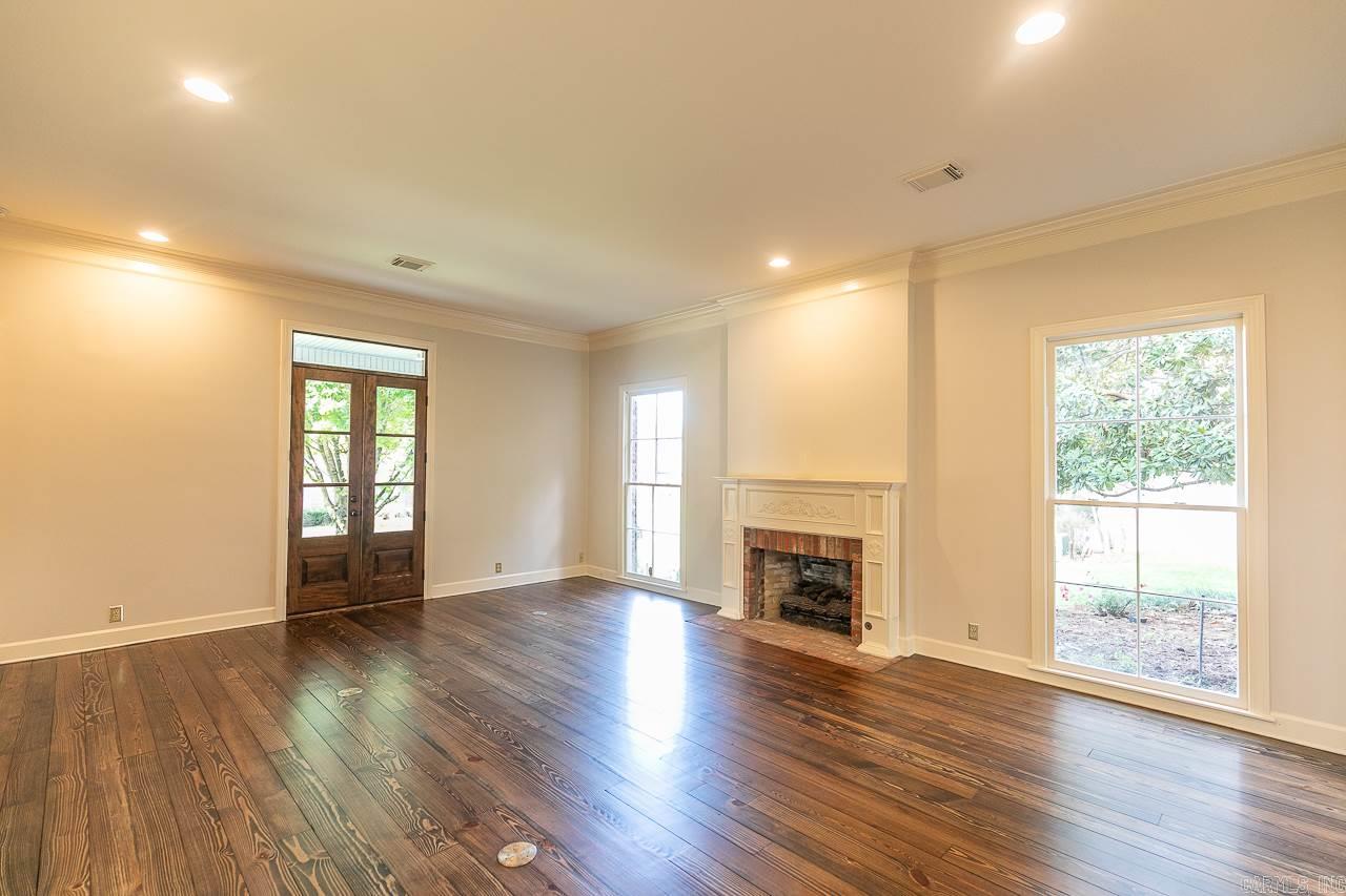 CHENAL VALLEY CHENAL CIRCLE - Residential