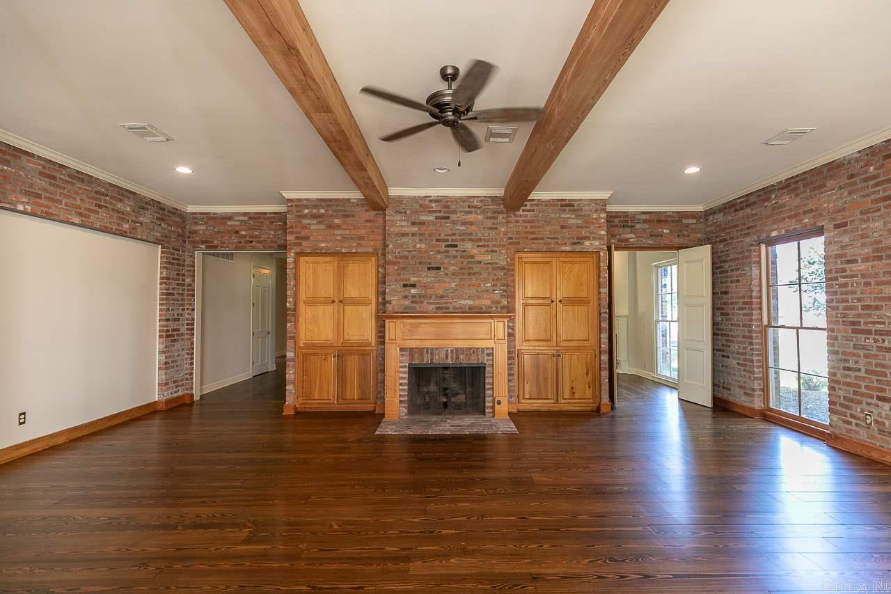CHENAL VALLEY CHENAL CIRCLE - Residential