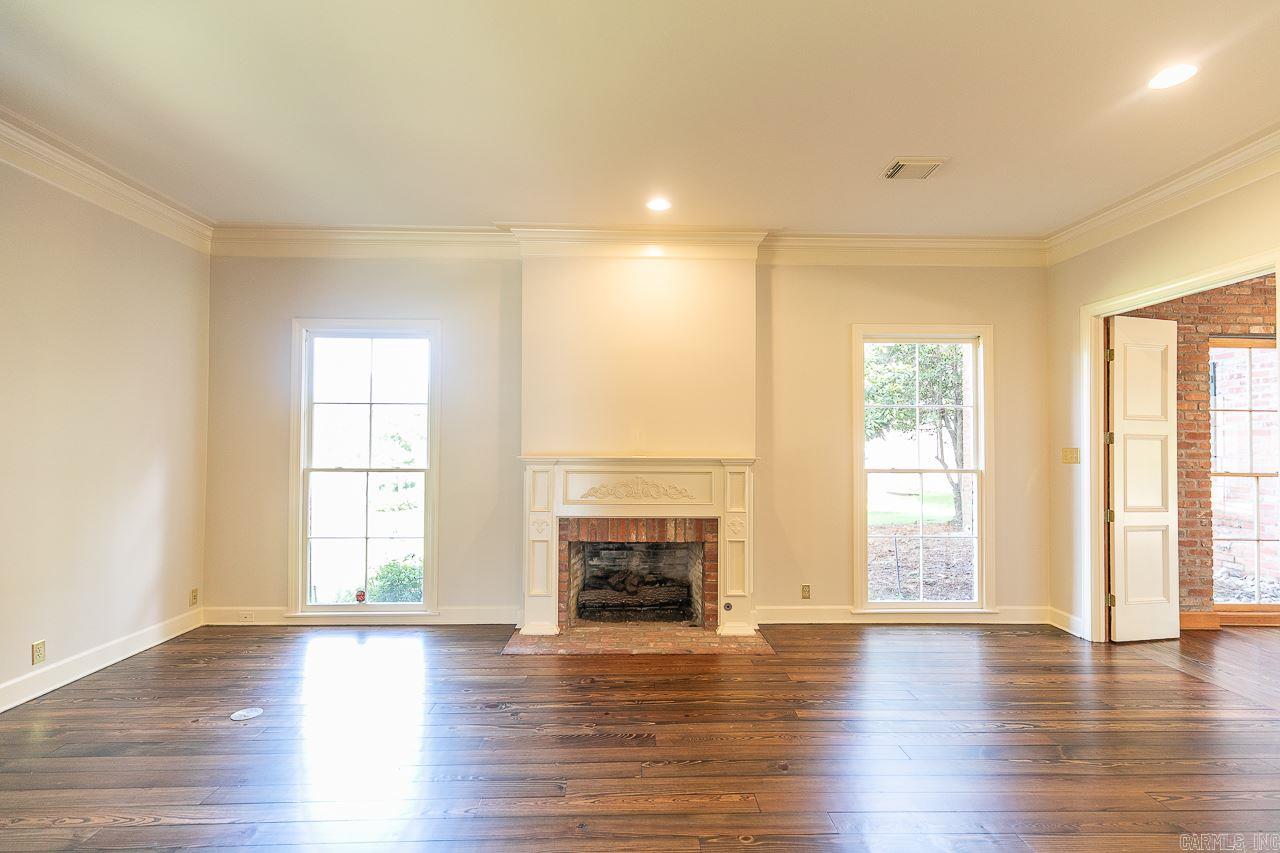 CHENAL VALLEY CHENAL CIRCLE - Residential