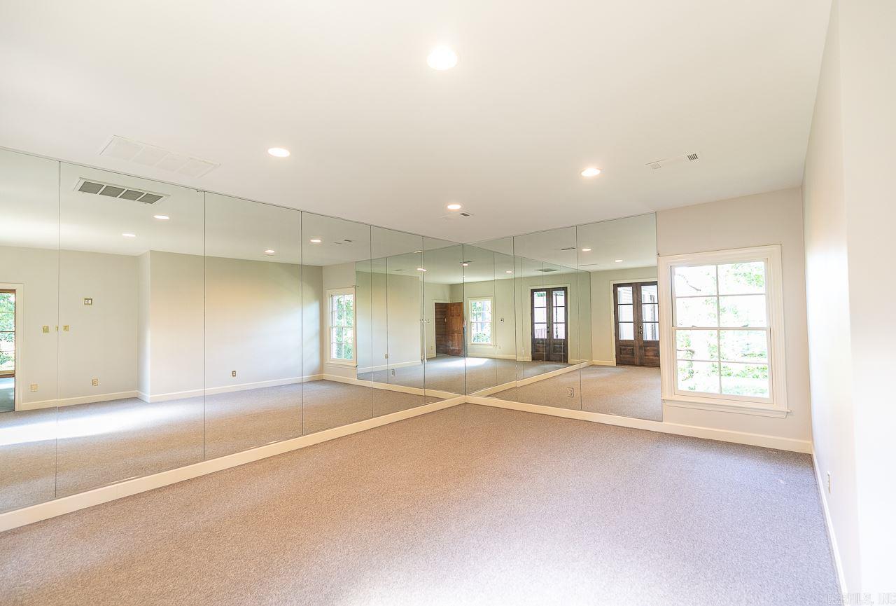 CHENAL VALLEY CHENAL CIRCLE - Residential