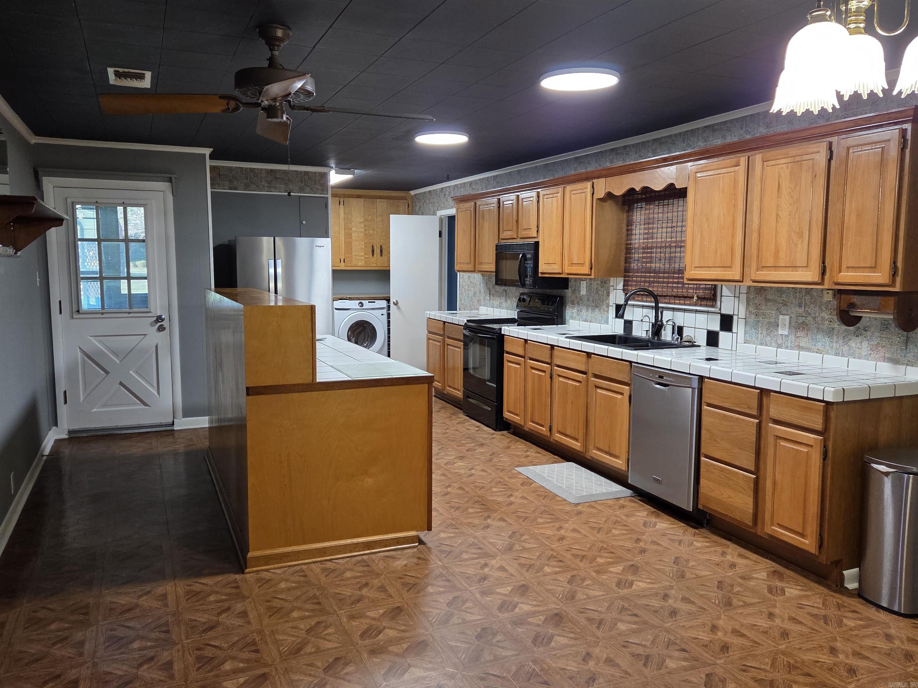 GREEN MEADOWS - Residential