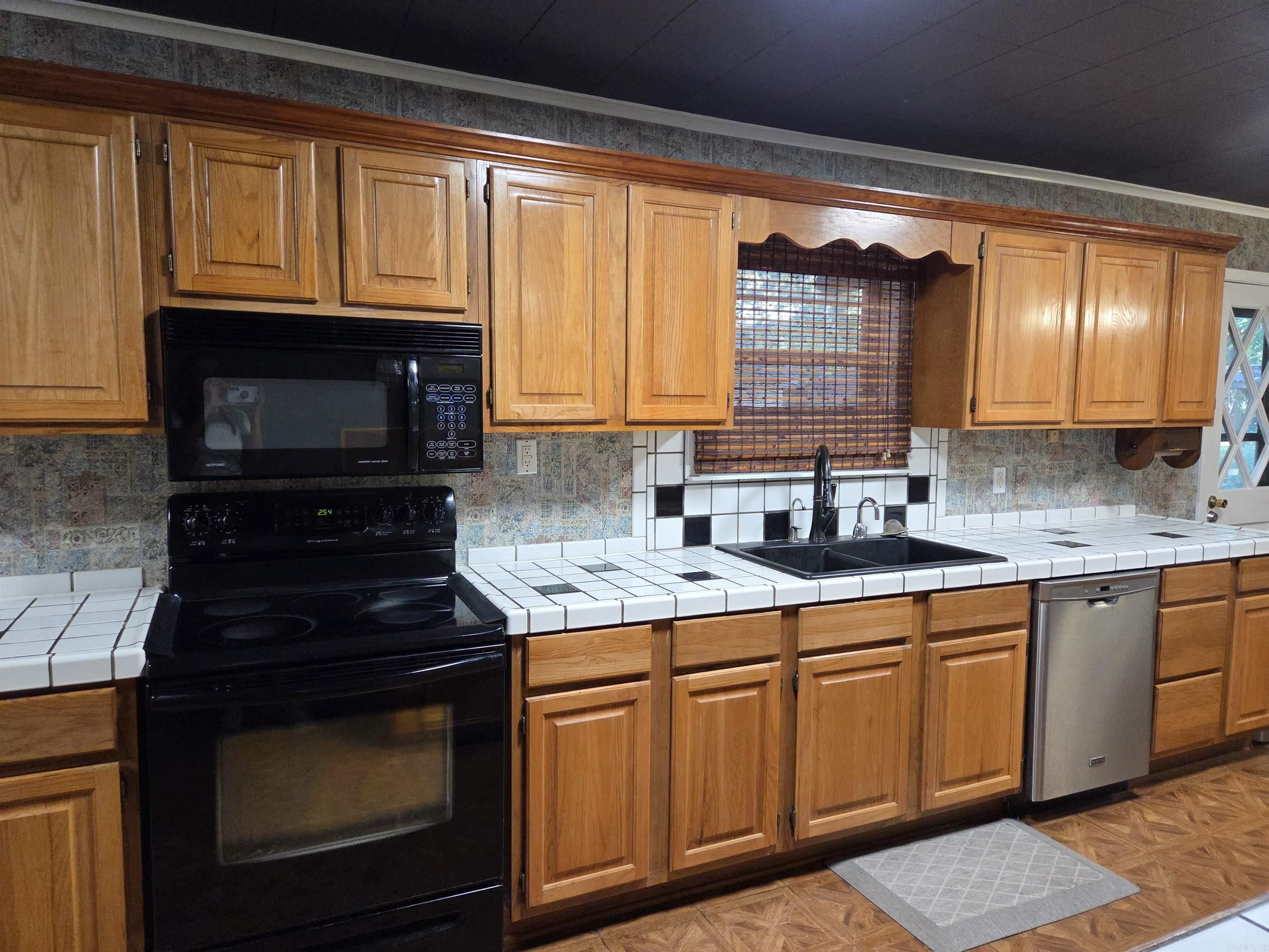 GREEN MEADOWS - Residential