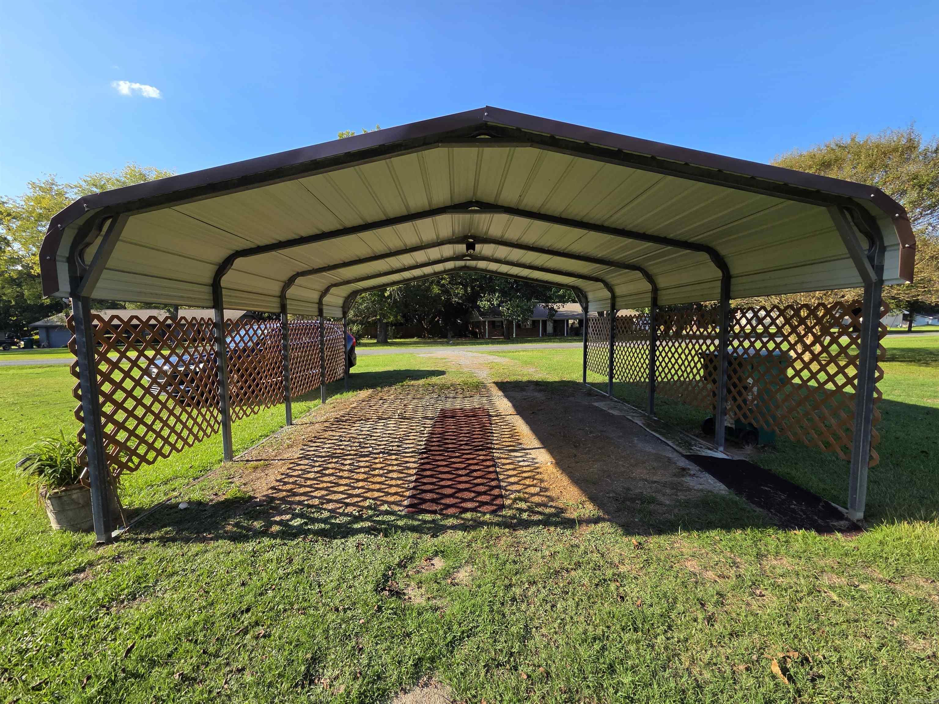 GREEN MEADOWS - Residential