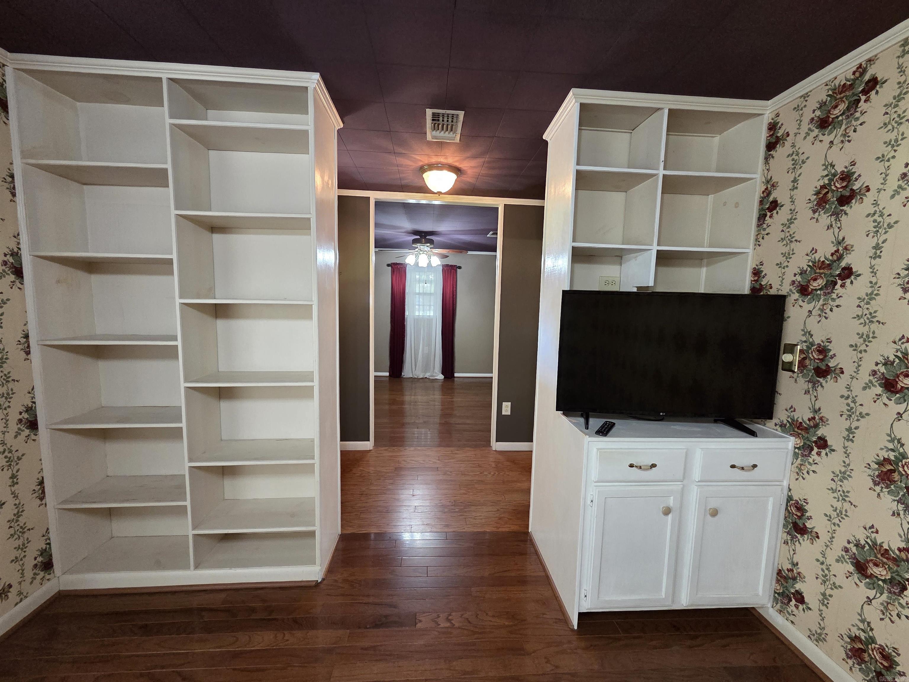 GREEN MEADOWS - Residential