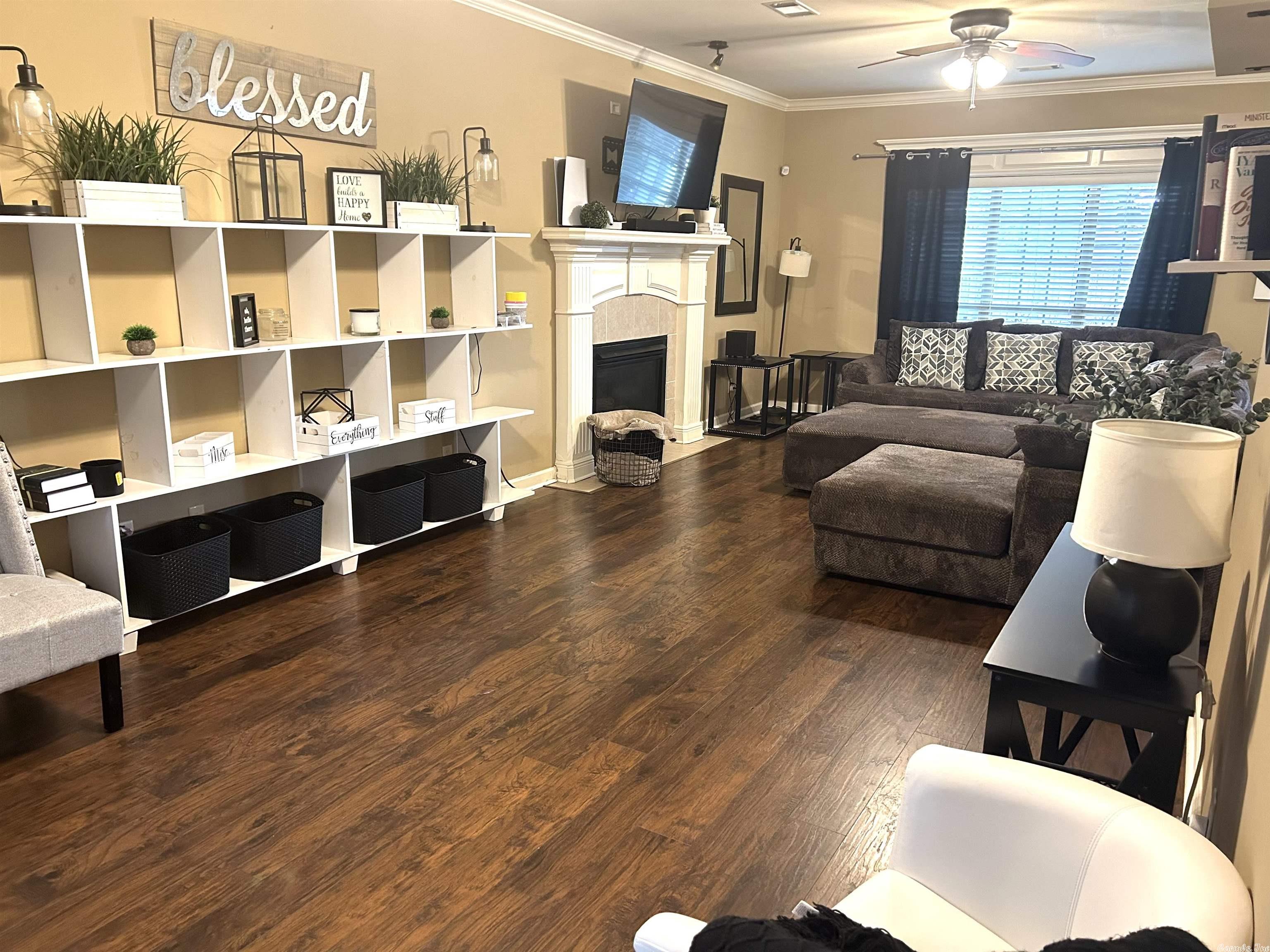 COUNTRY CLUB OF ARK THE - Residential