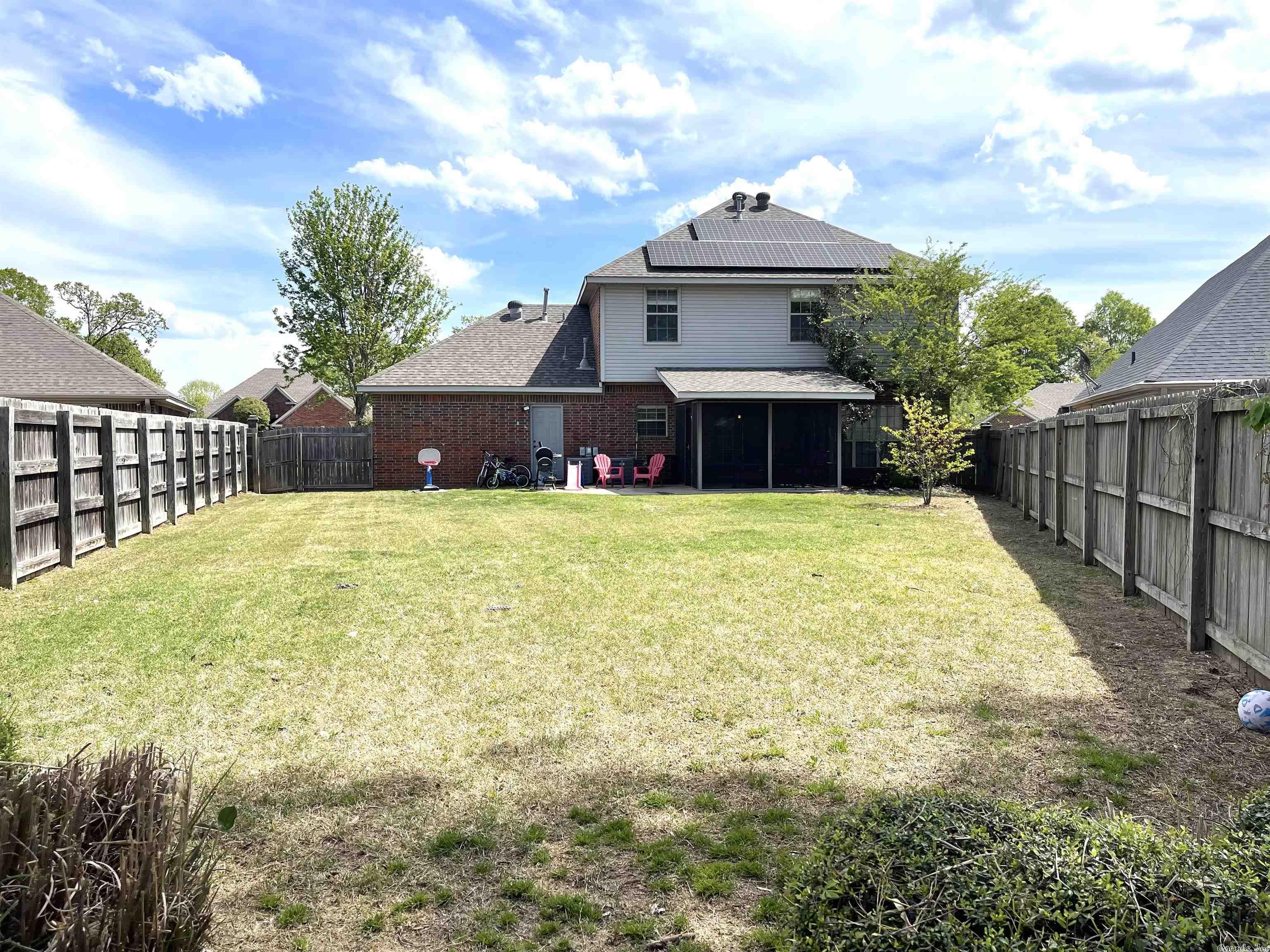 COUNTRY CLUB OF ARK THE - Residential