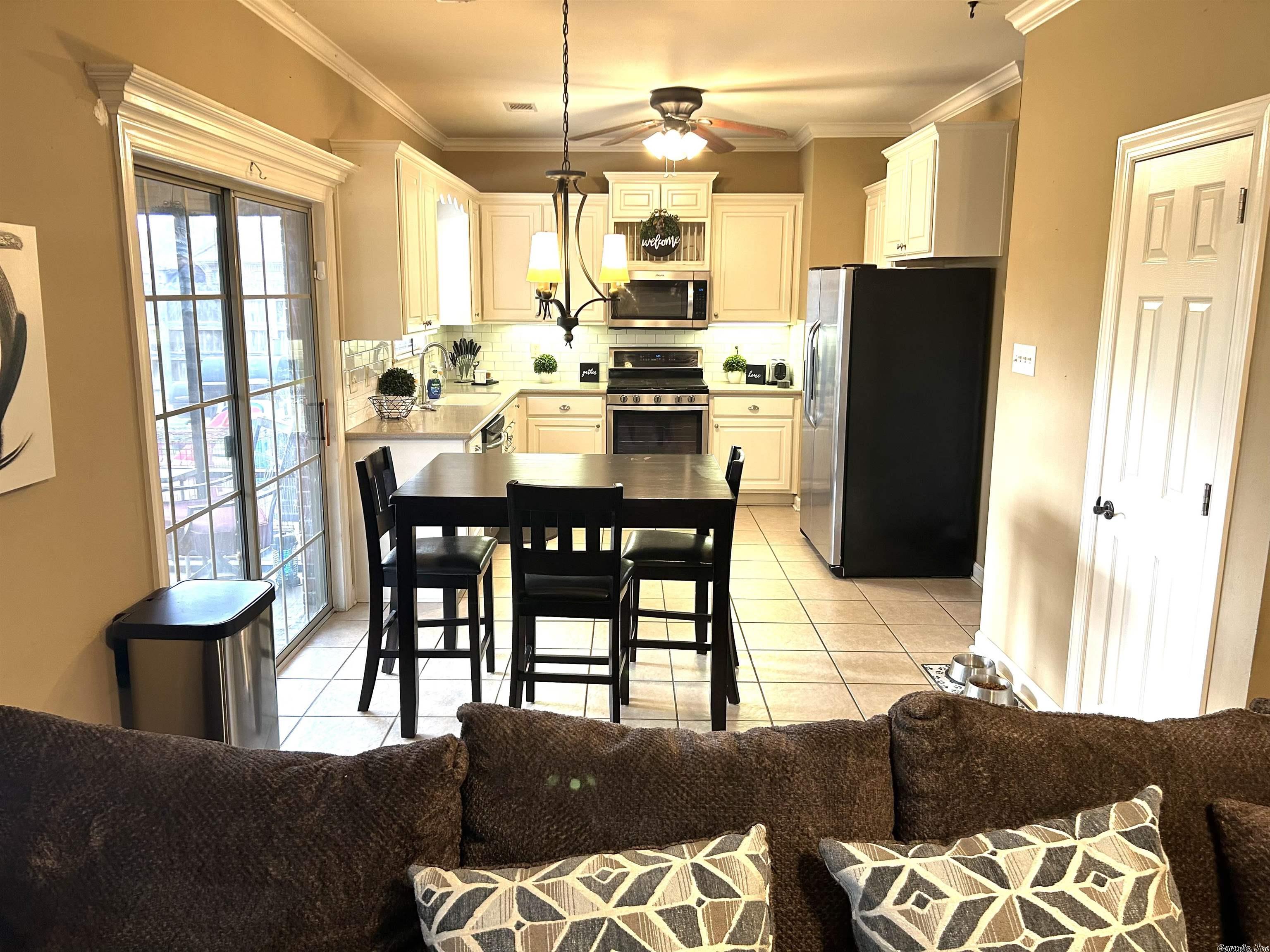 COUNTRY CLUB OF ARK THE - Residential