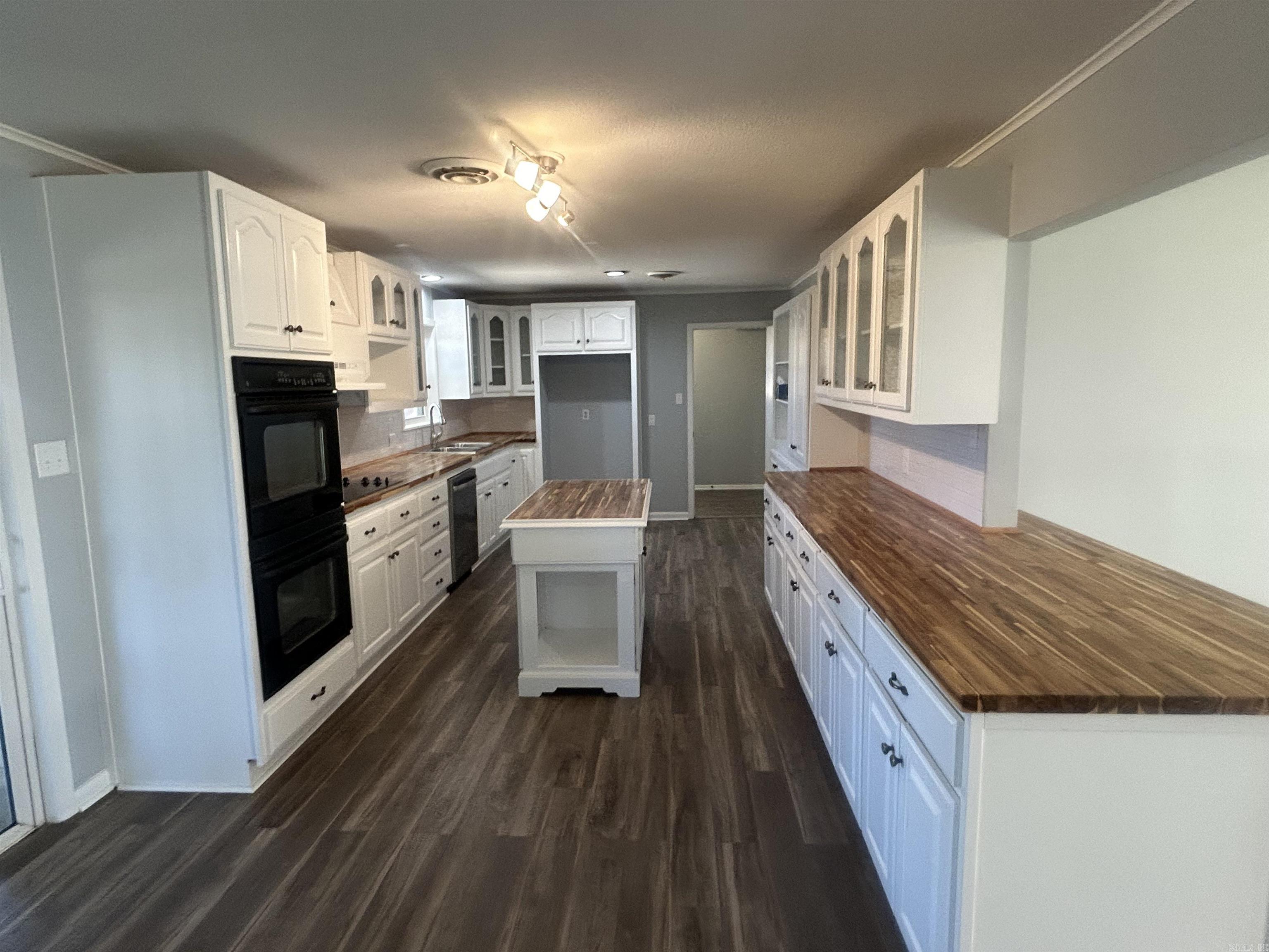 CLOVERDALE ADDN (MCRAE) - Residential