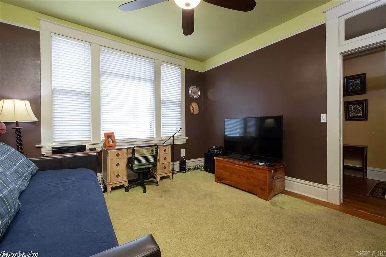 Auten & Moss - Residential Lease