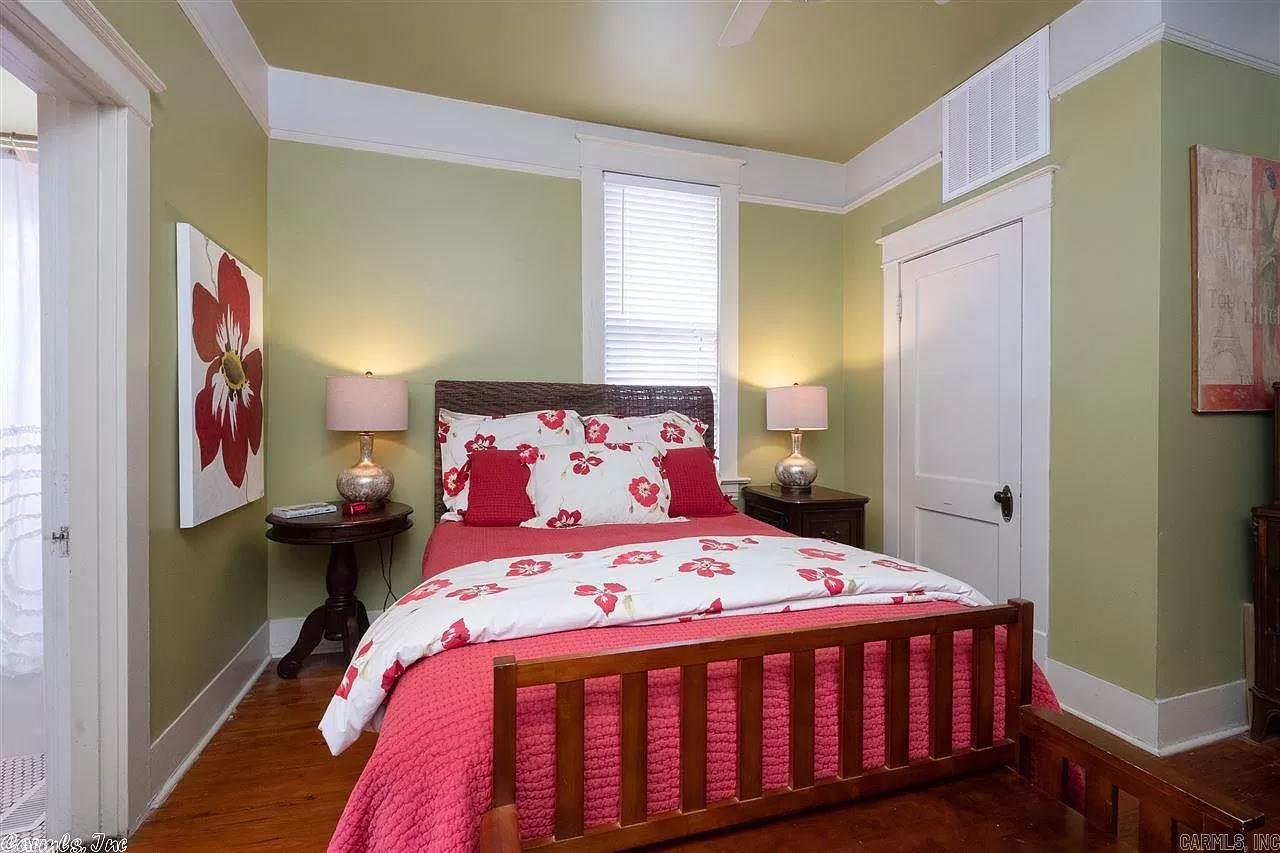 Auten & Moss - Residential Lease