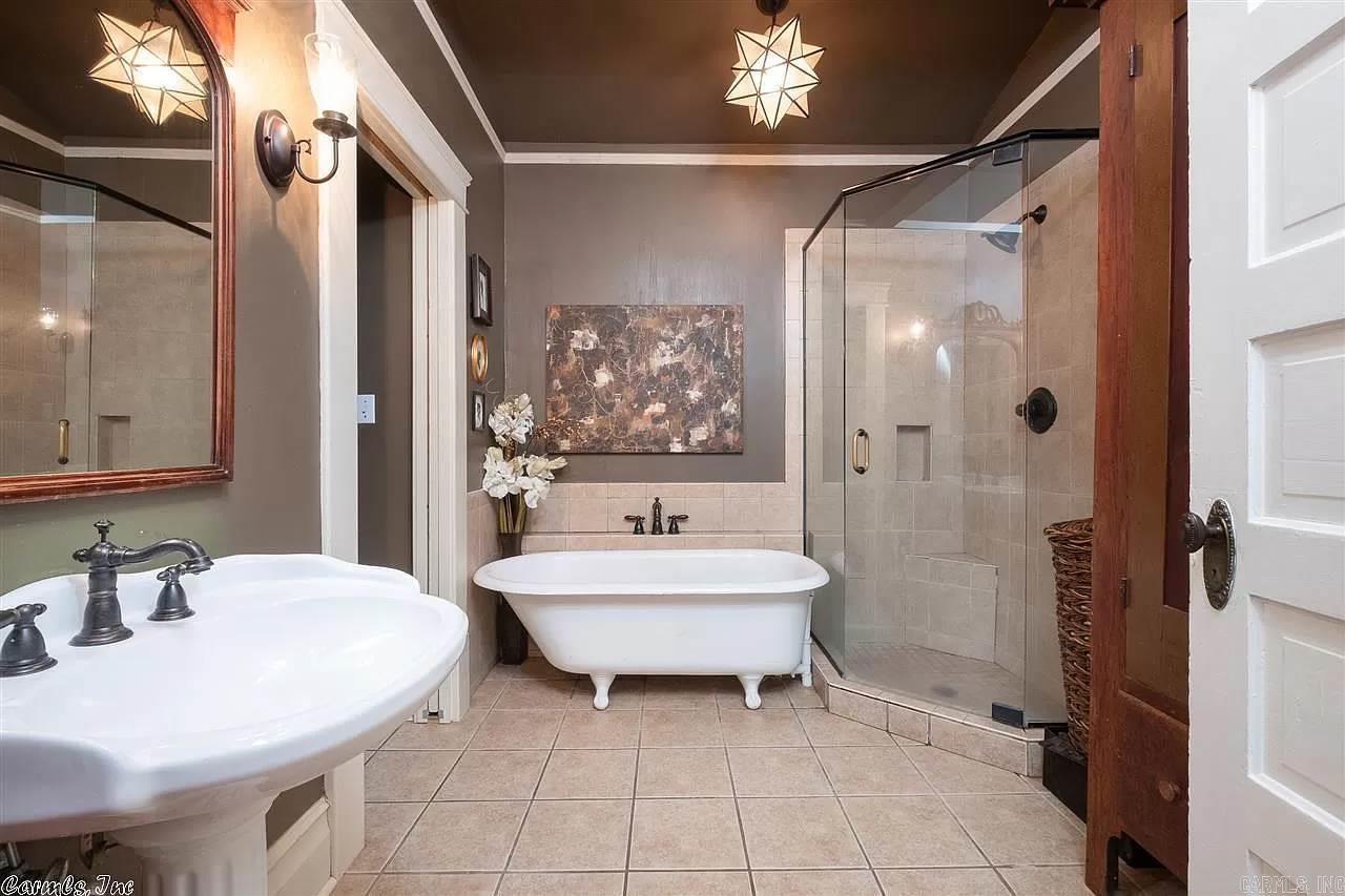 Auten & Moss - Residential Lease