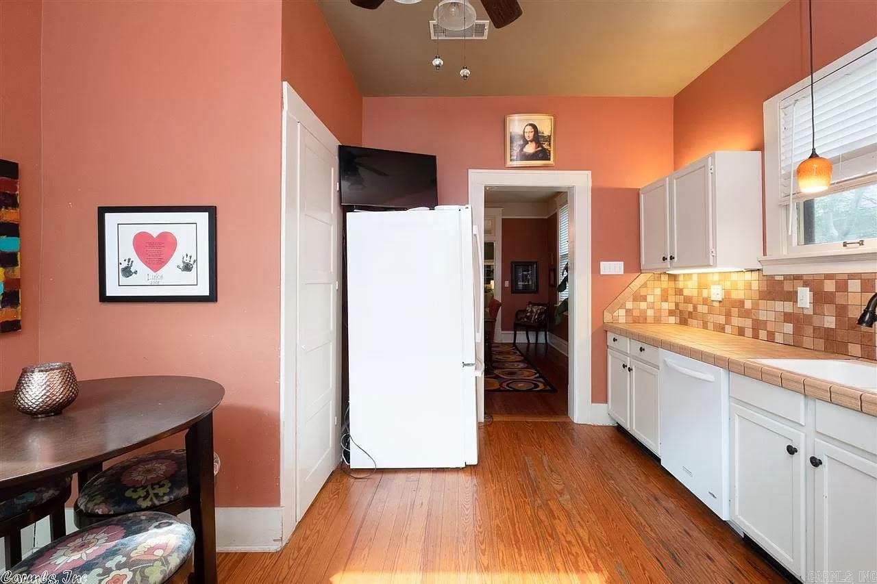 Auten & Moss - Residential Lease