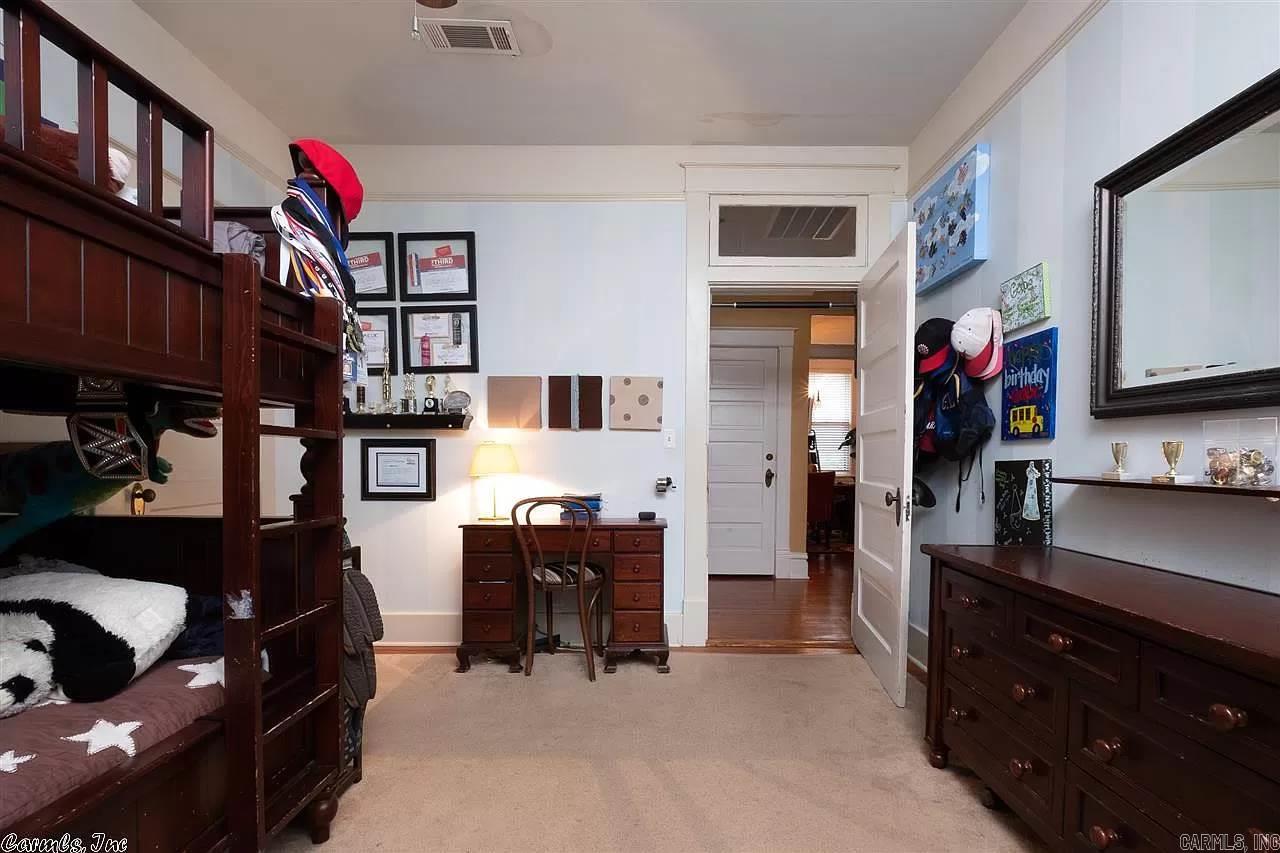 Auten & Moss - Residential Lease