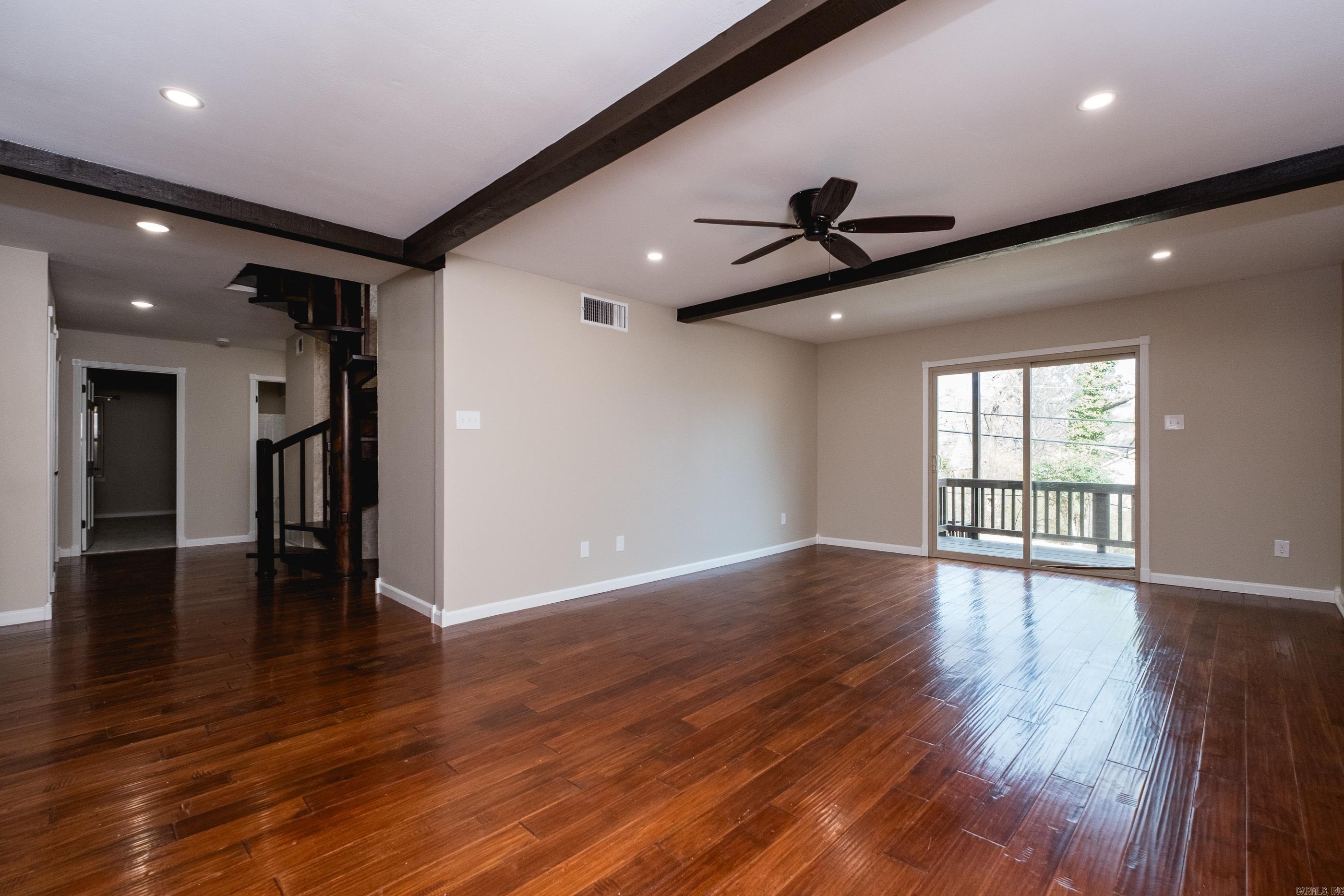 LEAWOOD MANOR - Residential