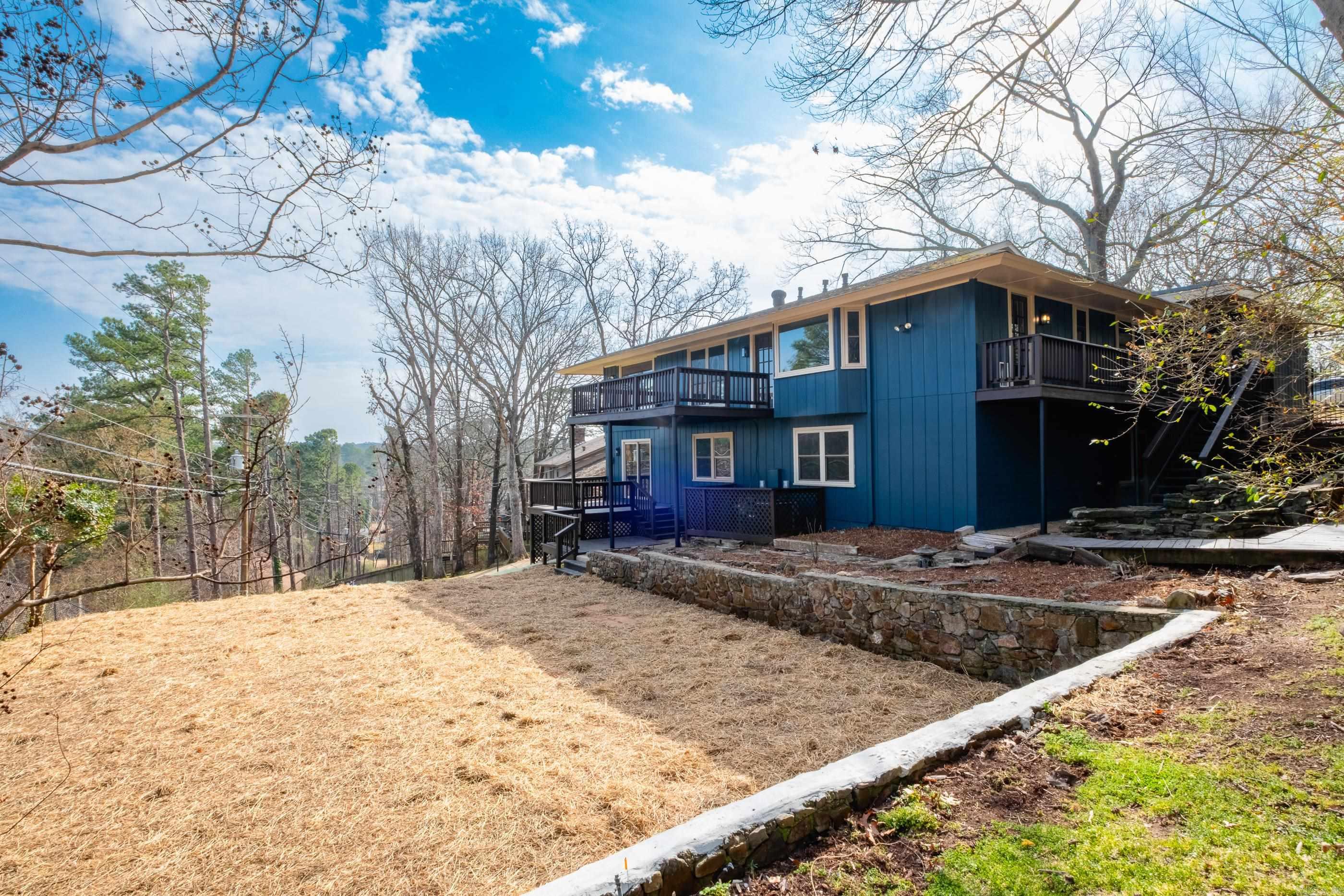 LEAWOOD MANOR - Residential