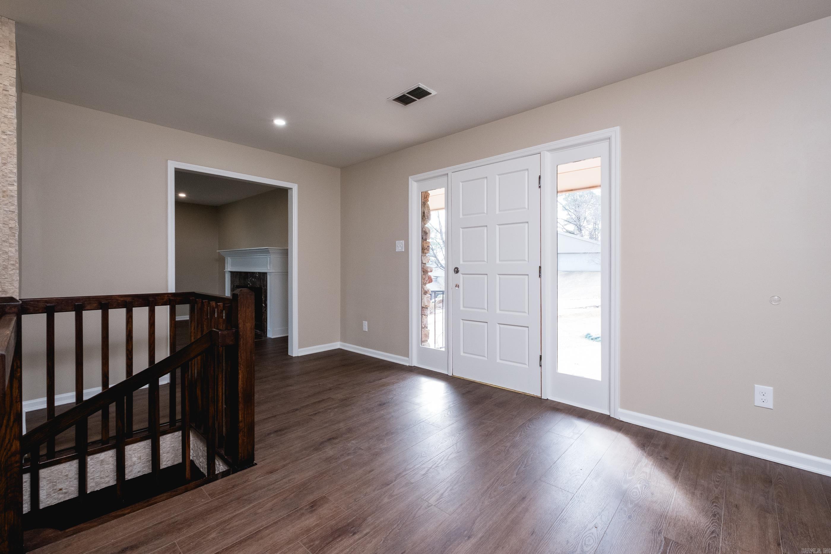 LEAWOOD MANOR - Residential