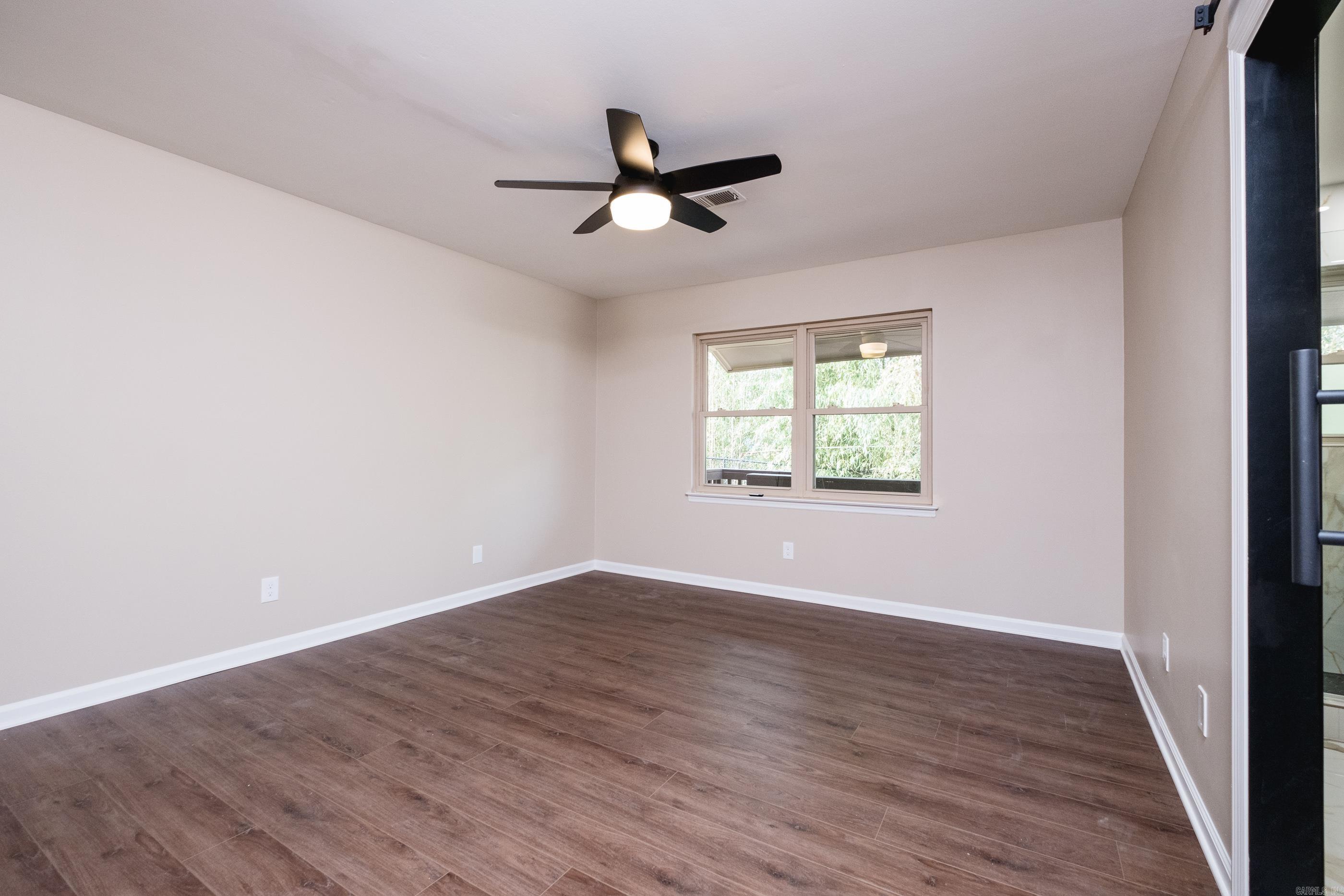 LEAWOOD MANOR - Residential