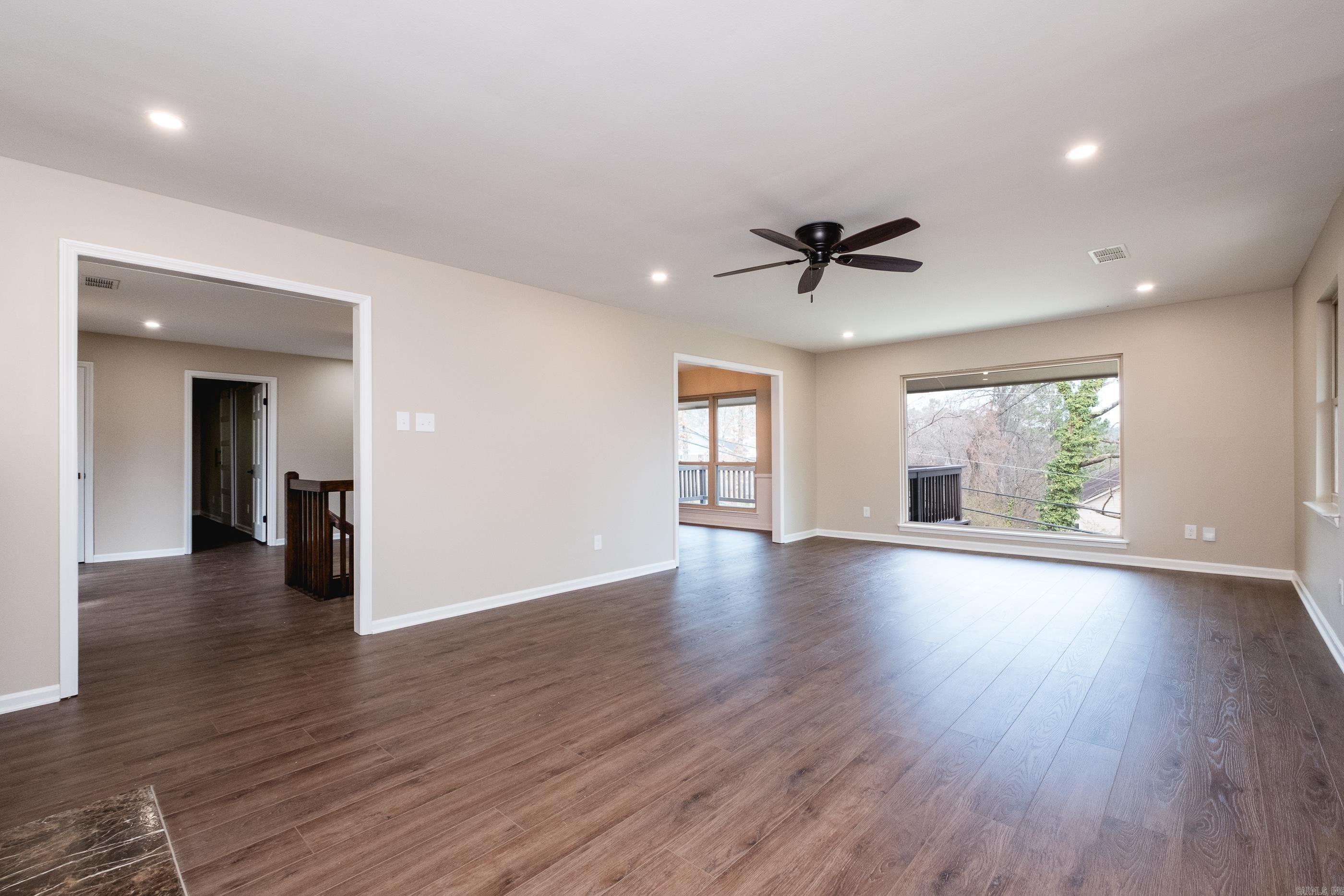 LEAWOOD MANOR - Residential