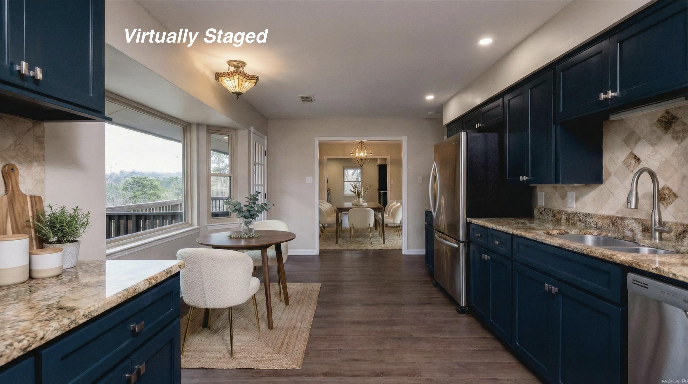 LEAWOOD MANOR - Residential