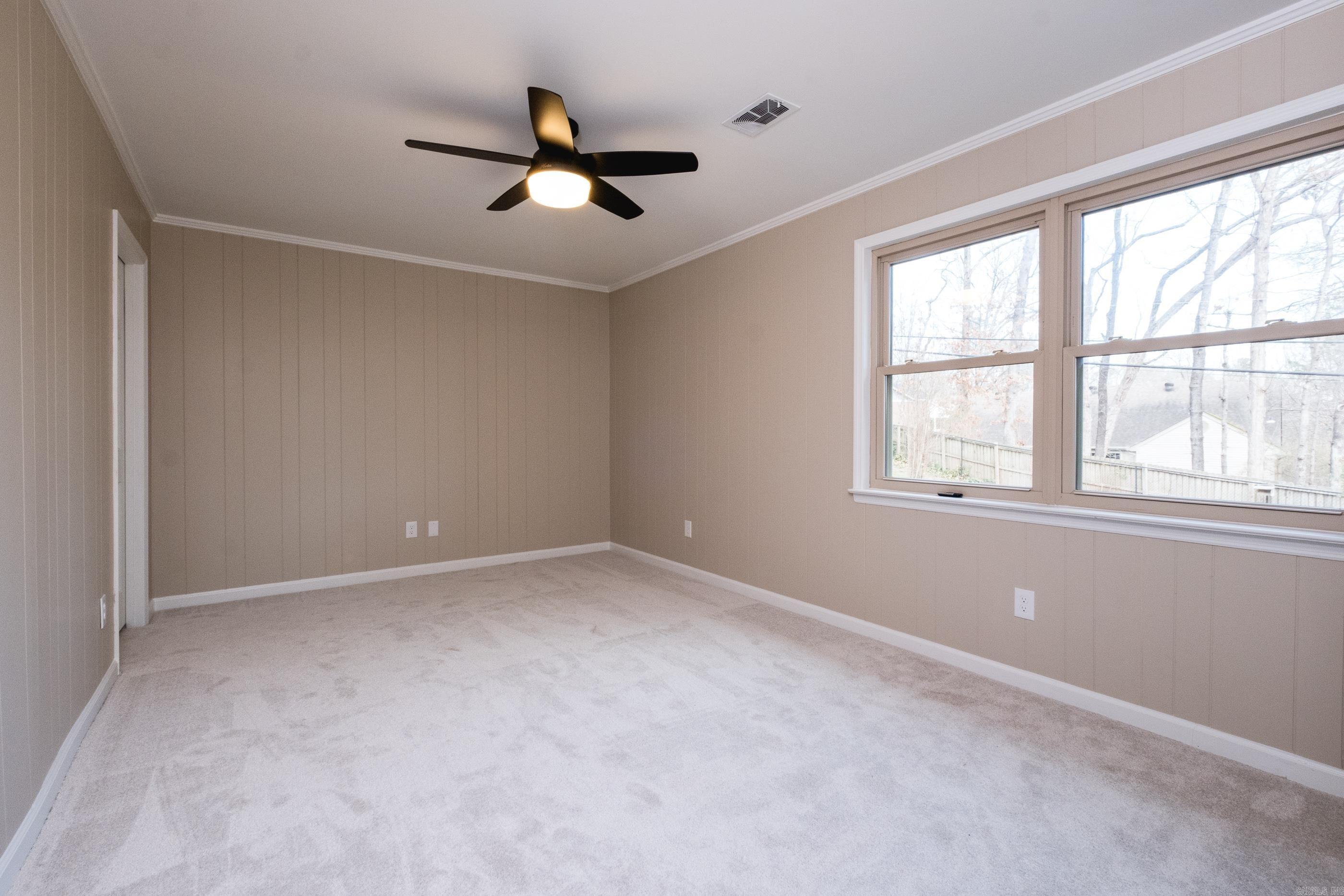 LEAWOOD MANOR - Residential