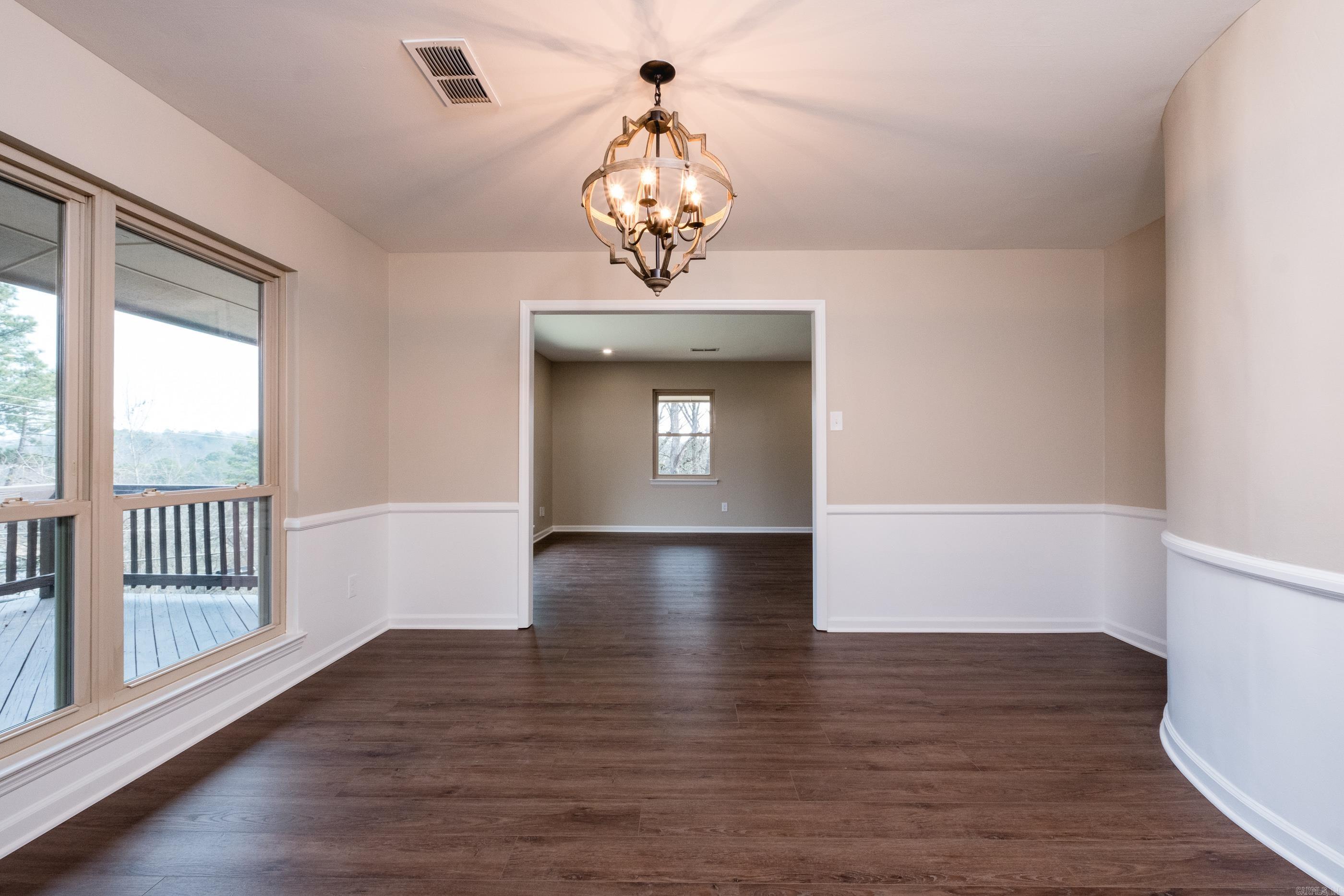 LEAWOOD MANOR - Residential