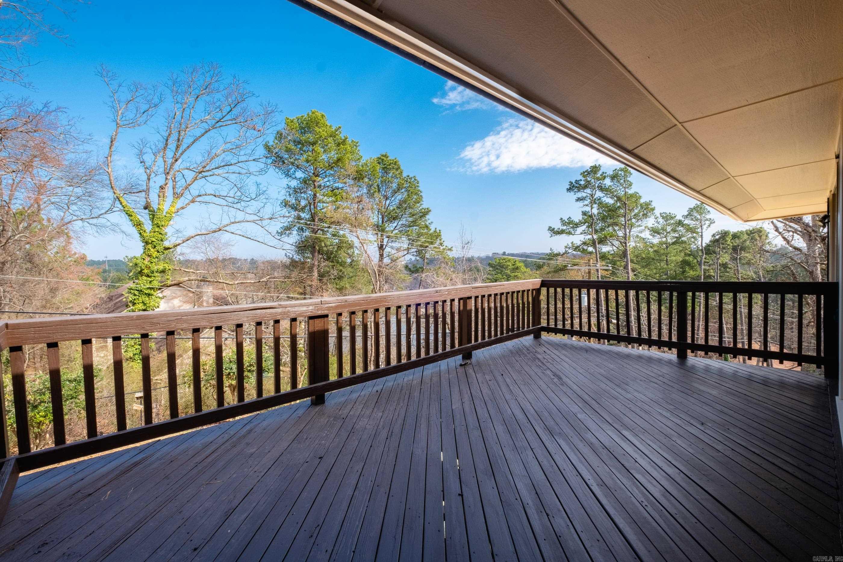 LEAWOOD MANOR - Residential