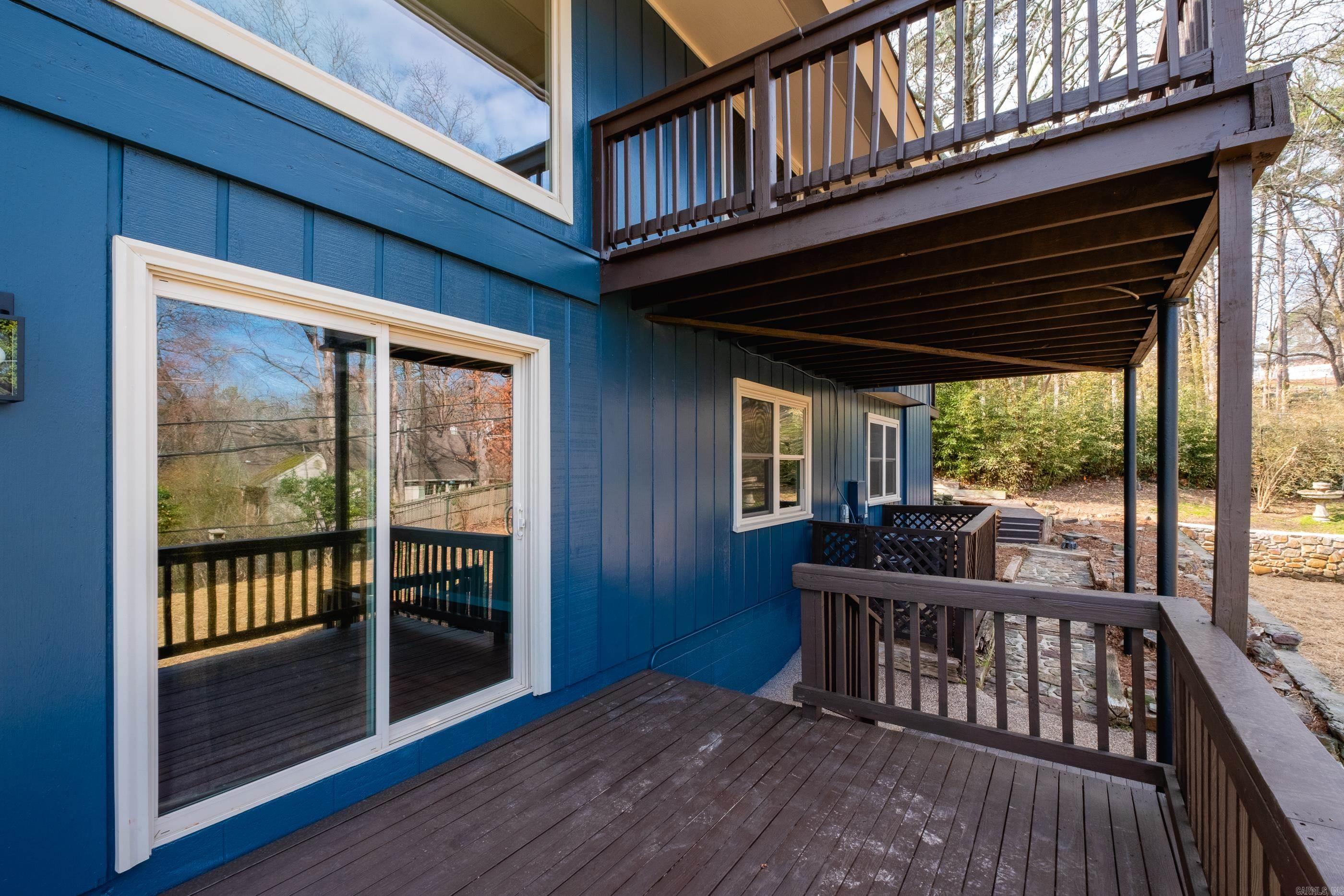 LEAWOOD MANOR - Residential