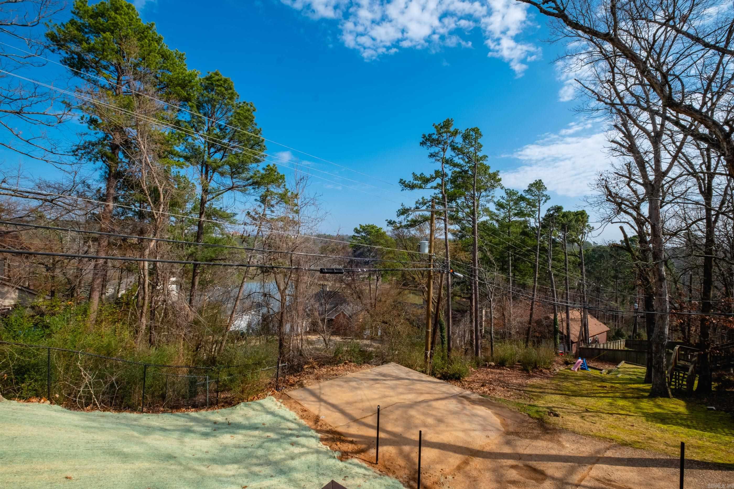 LEAWOOD MANOR - Residential